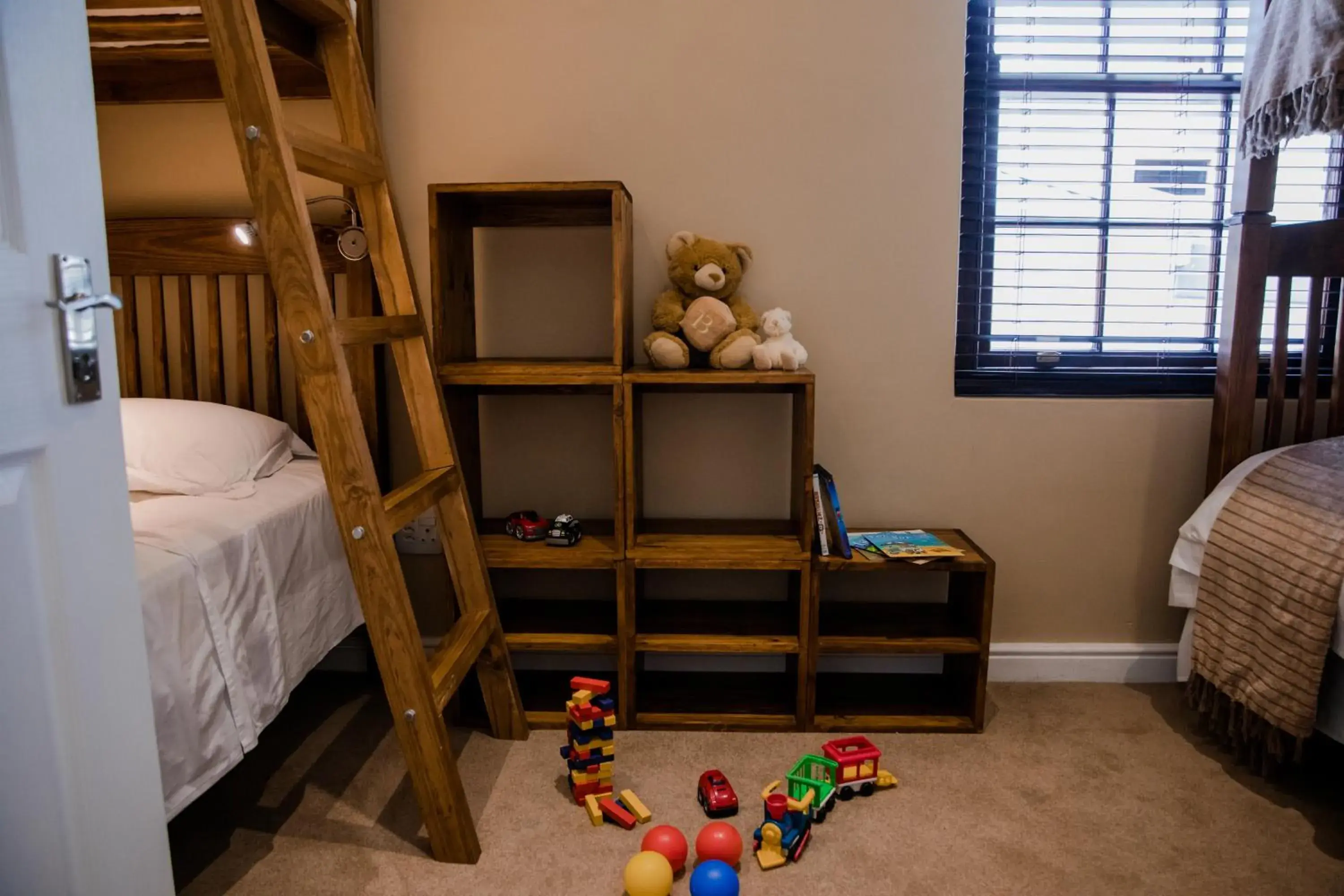 young children, Bunk Bed in Schoone Oordt Country House