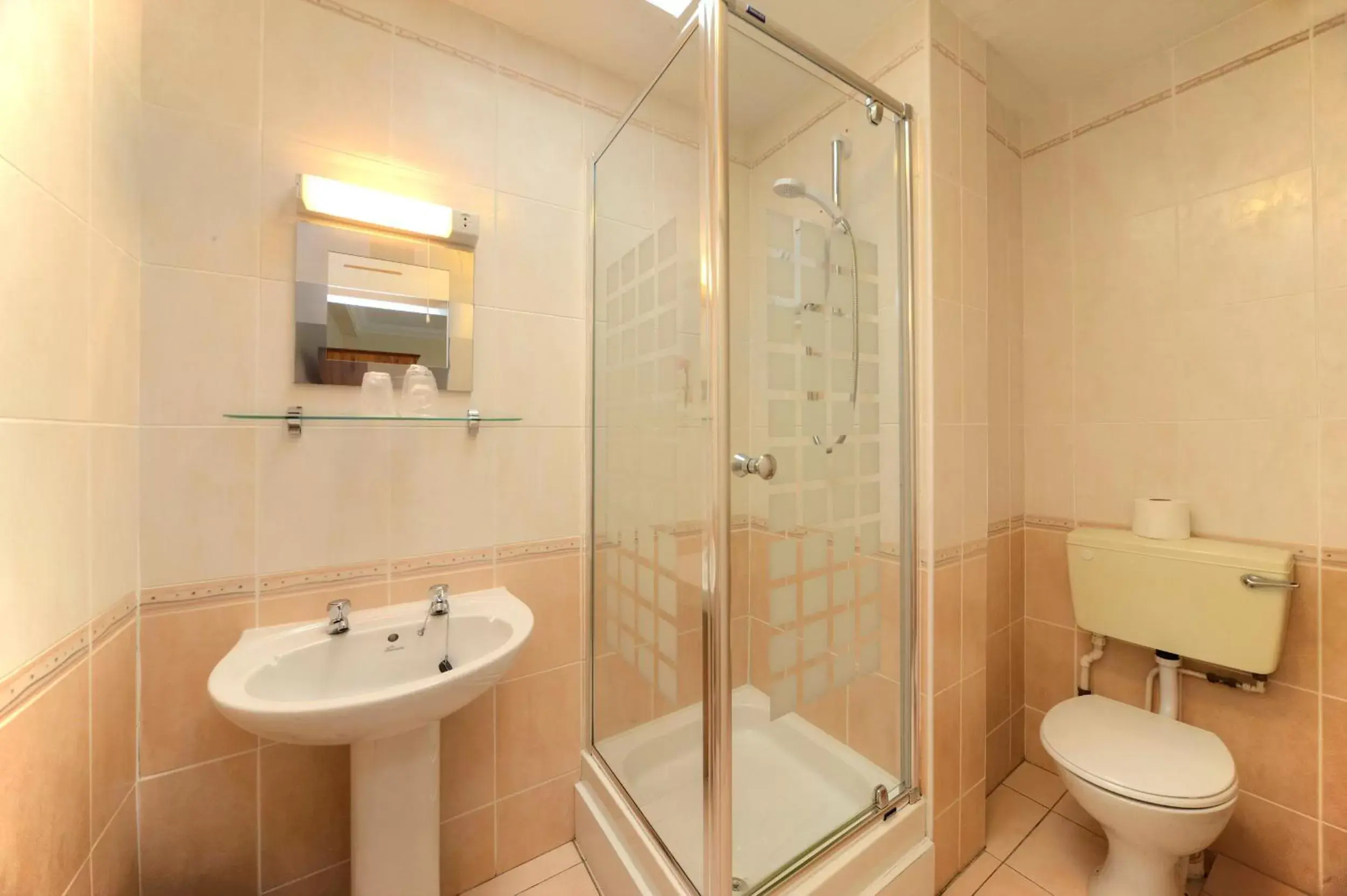Bathroom in Lochnell Arms Hotel
