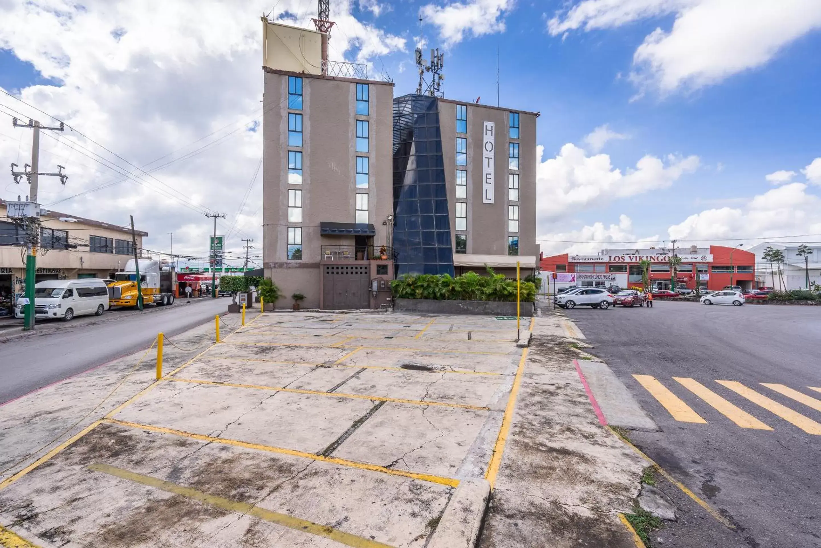 Facade/entrance, Property Building in Hotel delf-inn