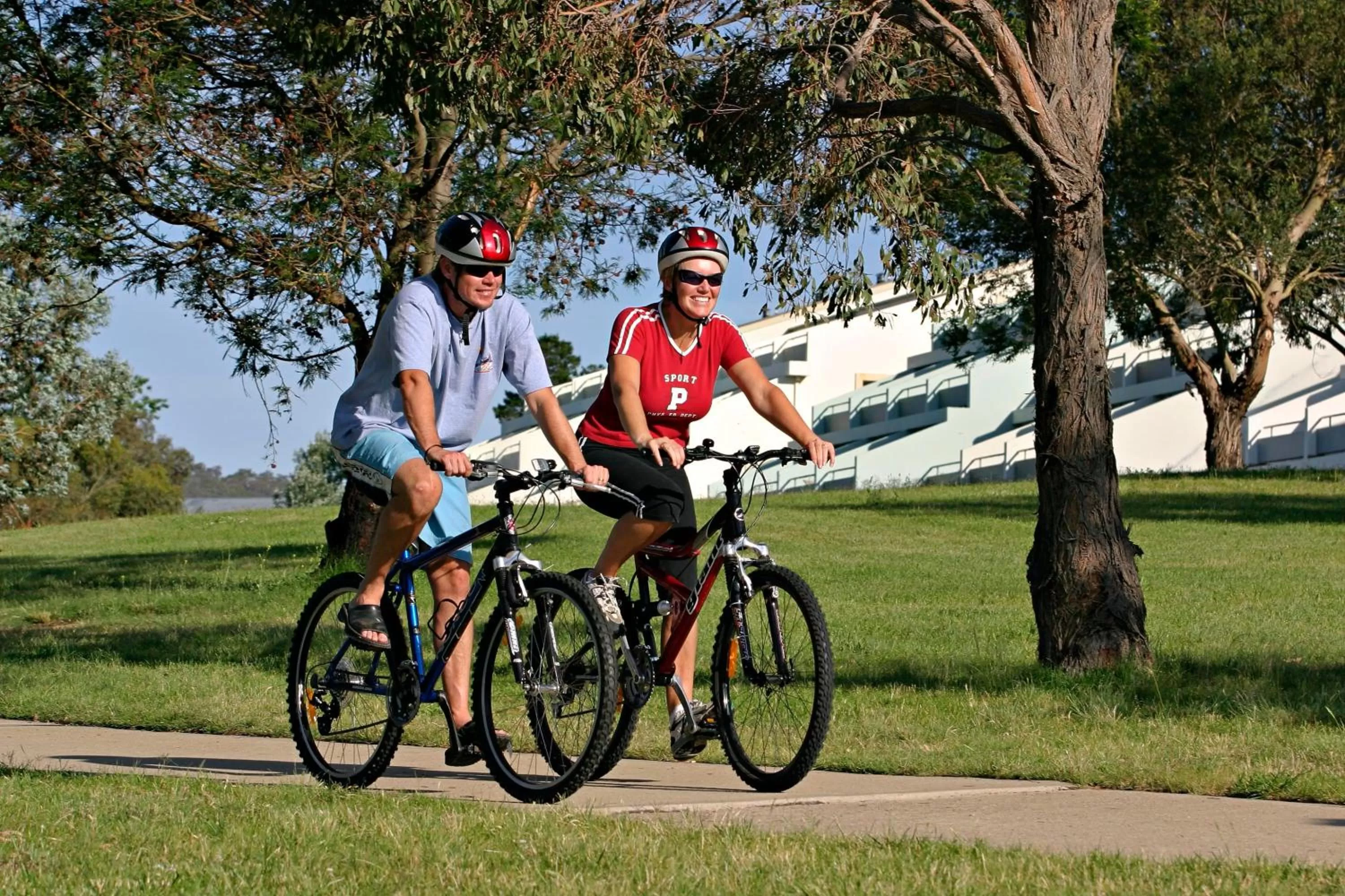 Cycling in Horizons Lake Jindabyne