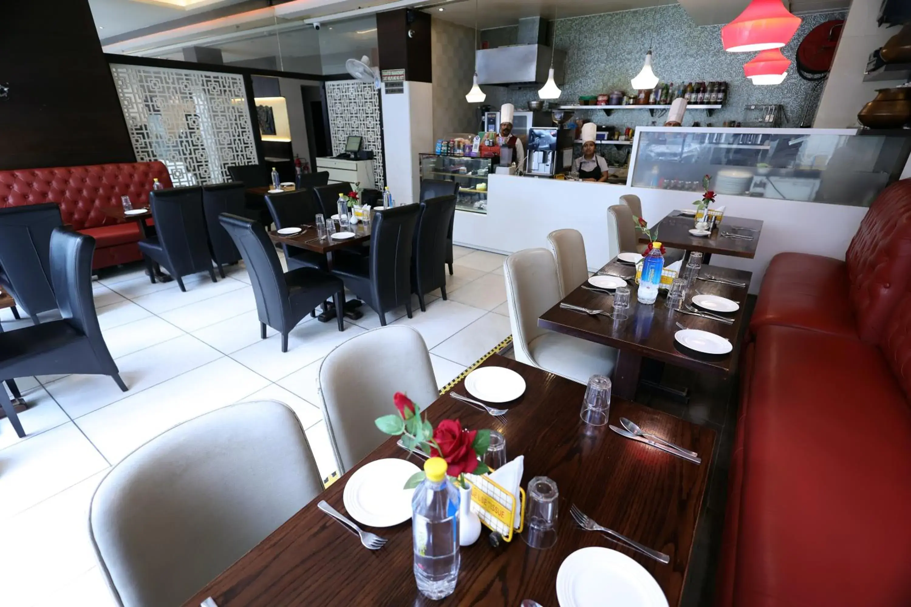 Restaurant/Places to Eat in Hotel GODWIN DELUXE - New Delhi Railway Station - Paharganj