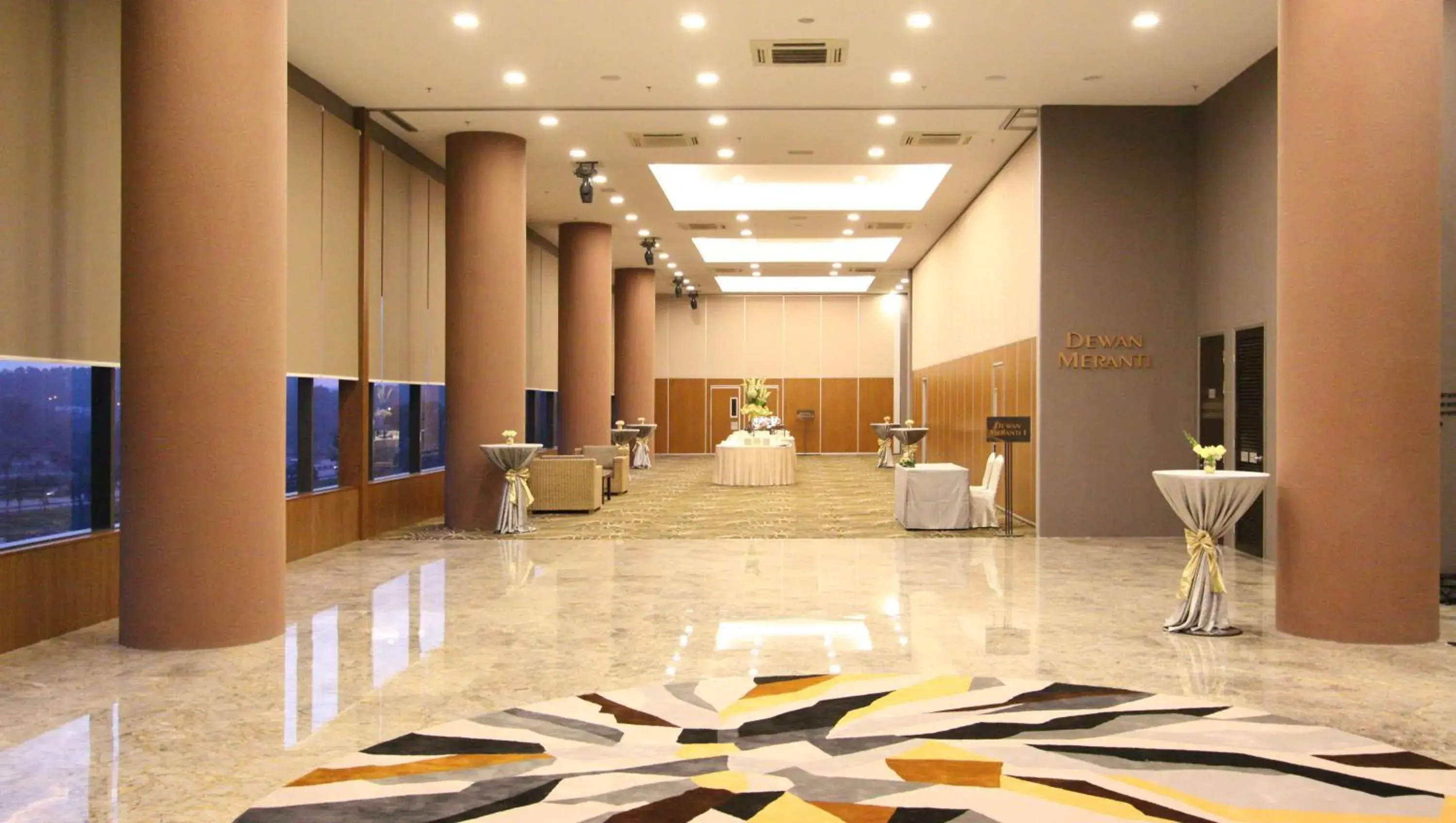 Business facilities, Restaurant/Places to Eat in Acappella Suite Hotel, Shah Alam