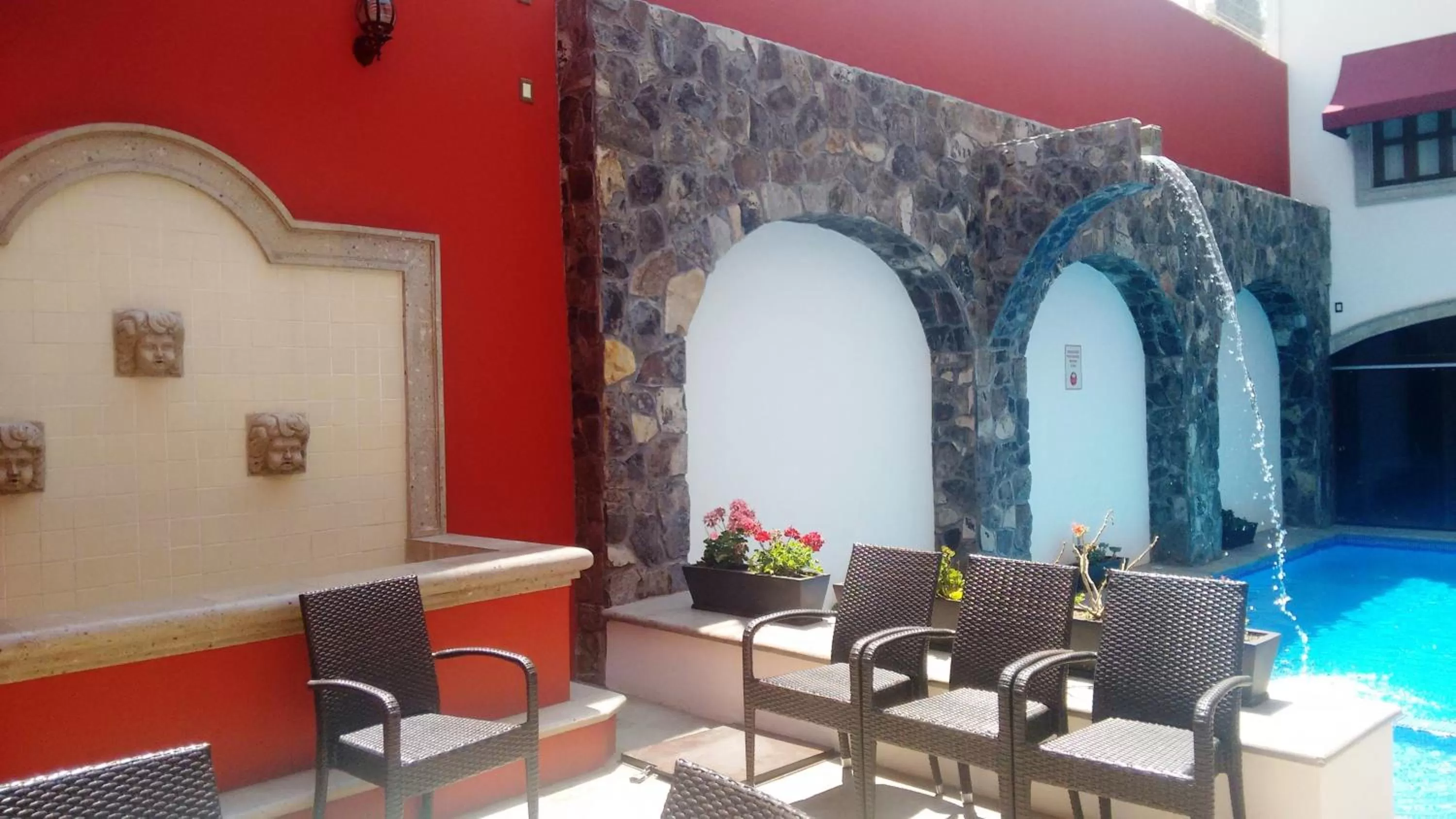 Swimming pool in Hotel San Xavier