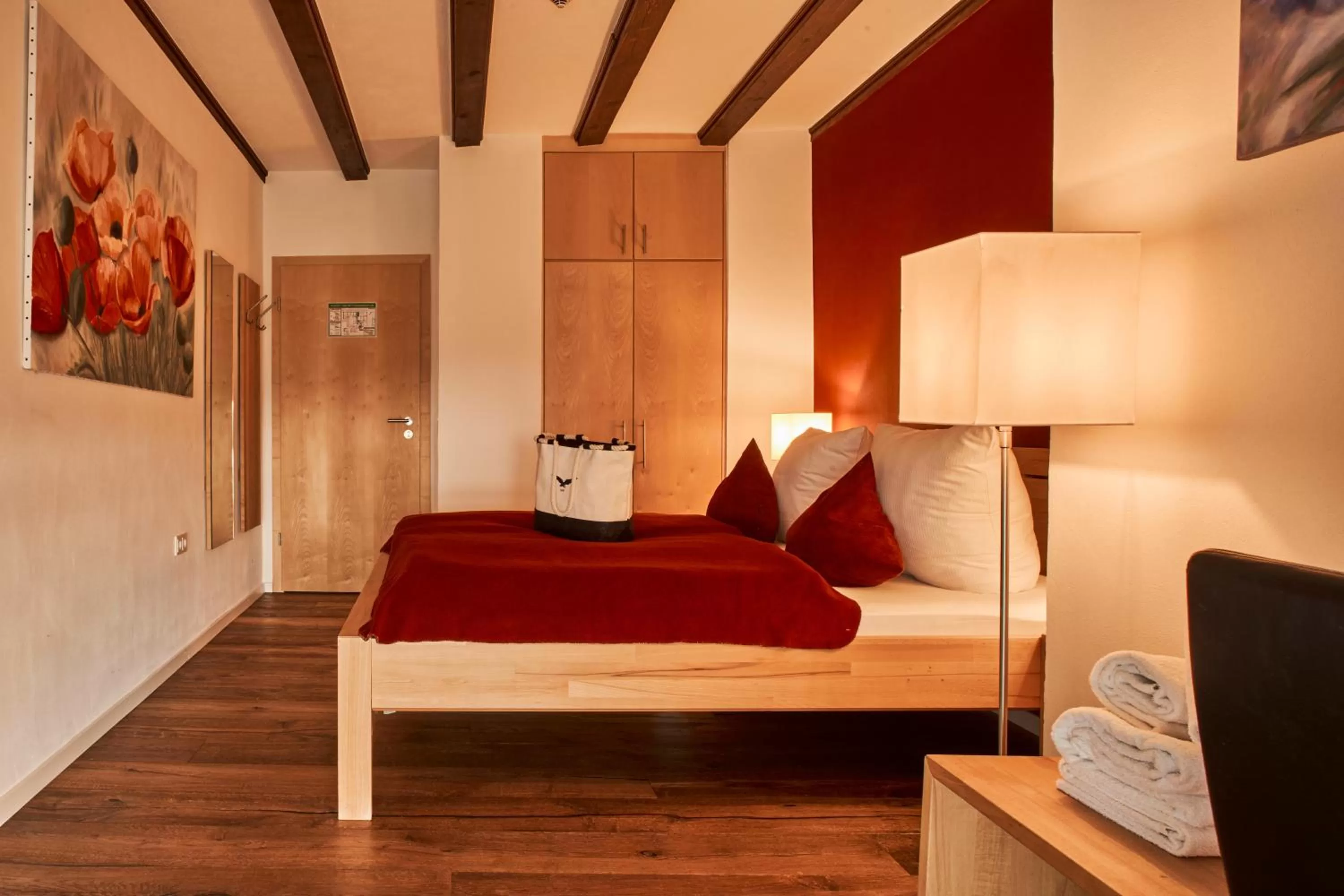 Property building, Bed in Berghotel Lothar-Mai-Haus