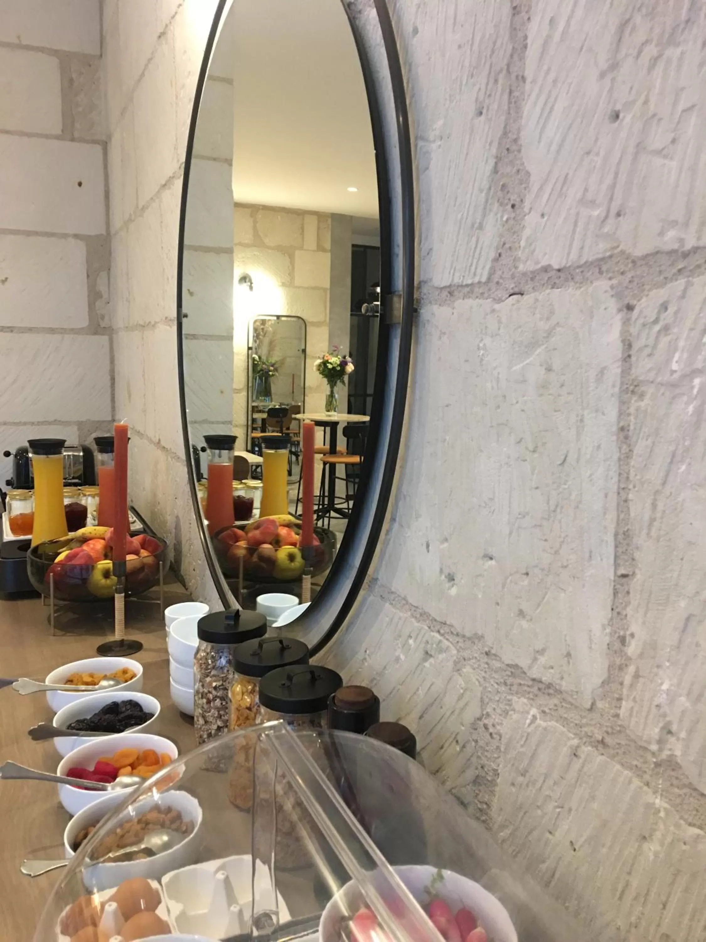 Breakfast in Hôtel L'Adresse