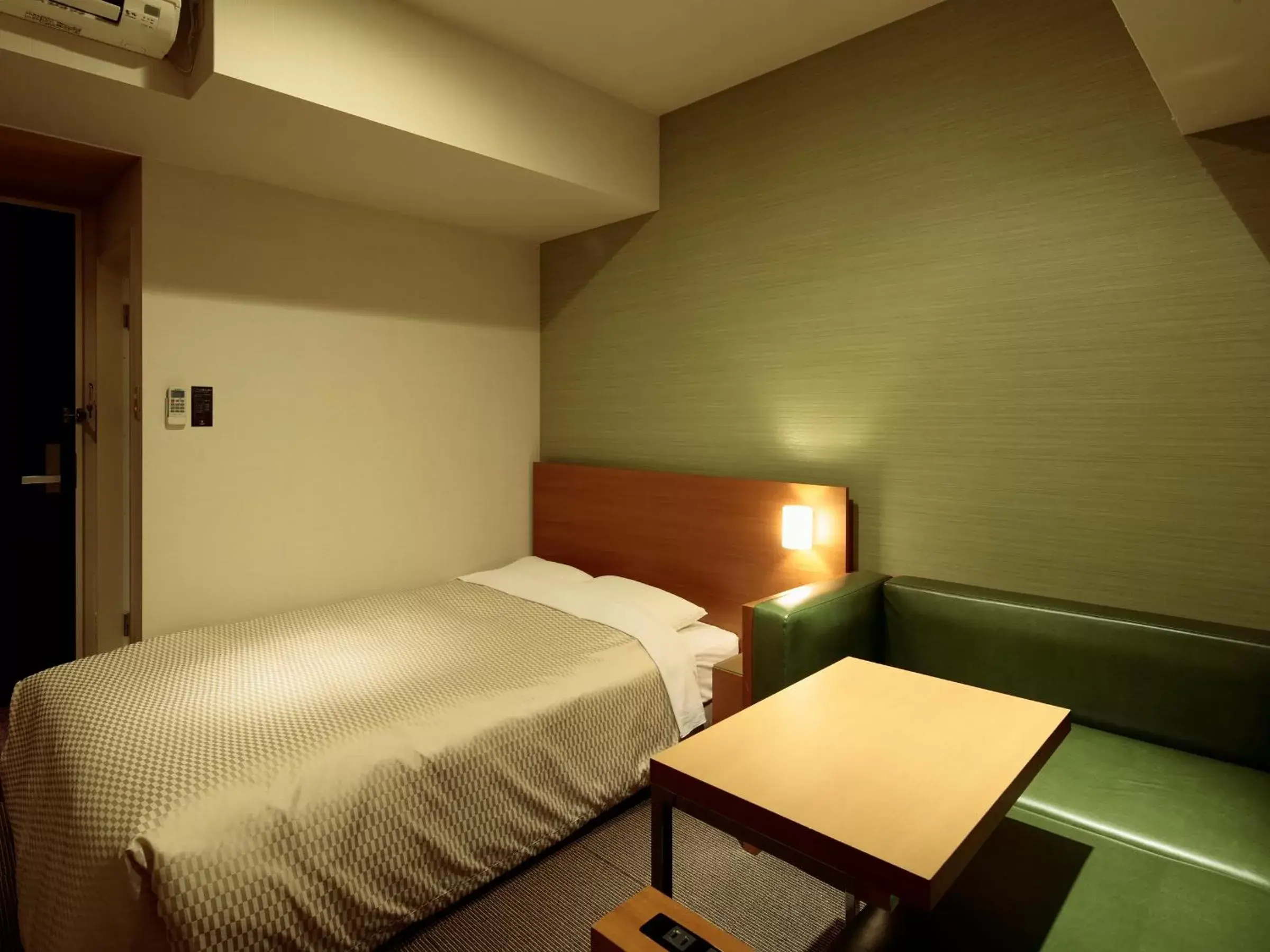 Standard Double Room with Sofa - single occupancy - Smoking in Candeo Hotels Handa Standard Double Room with Sofa - single occupancy - Smoking in Candeo Hotels Handa