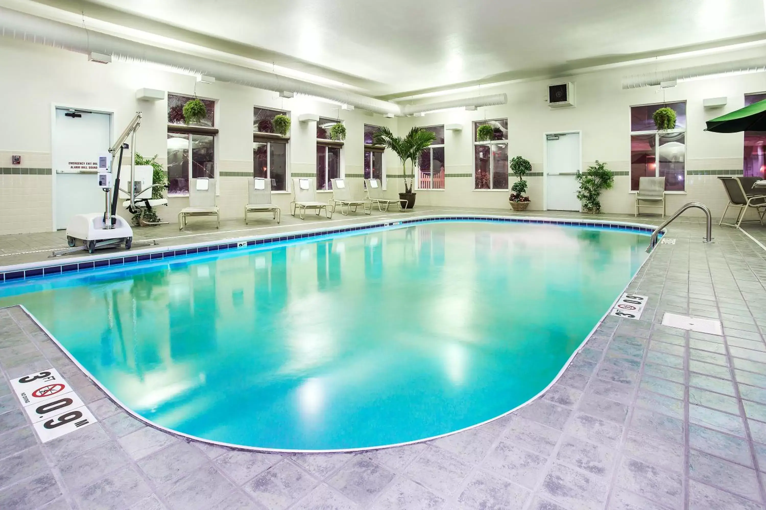 Swimming Pool in Holiday Inn Express Hotel & Suites Marion, an IHG Hotel