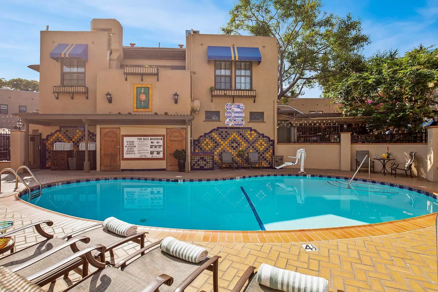 Pool view in El Cordova