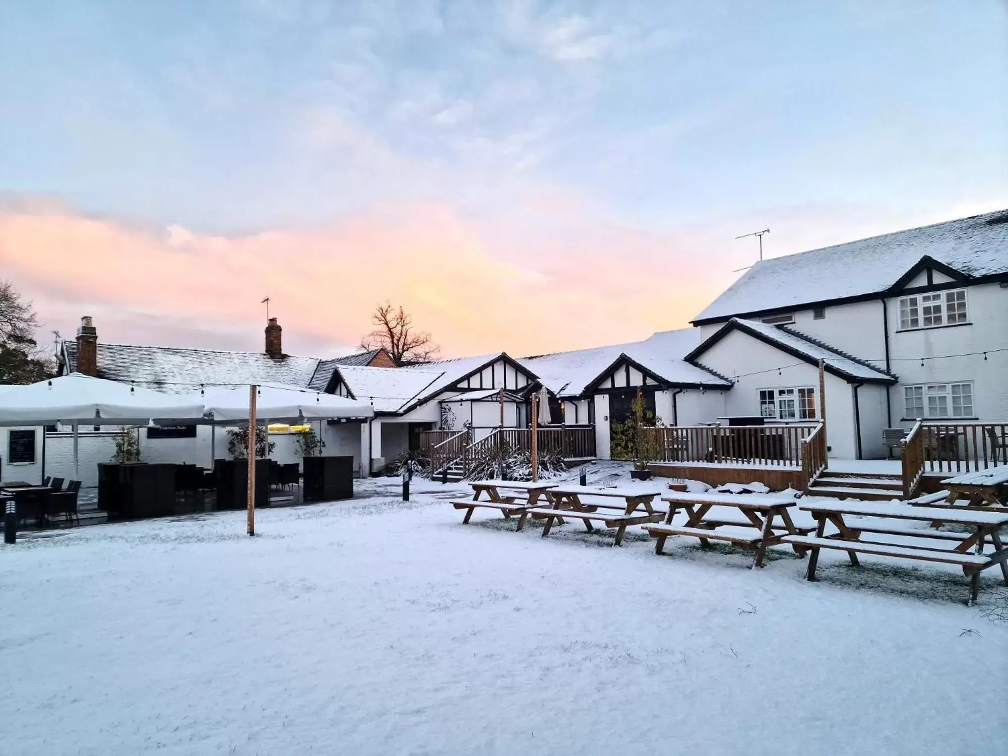 Property building, Winter in White Lion Hotel