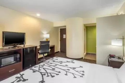 TV and multimedia, Bed in Sleep Inn Ogden near Event Center