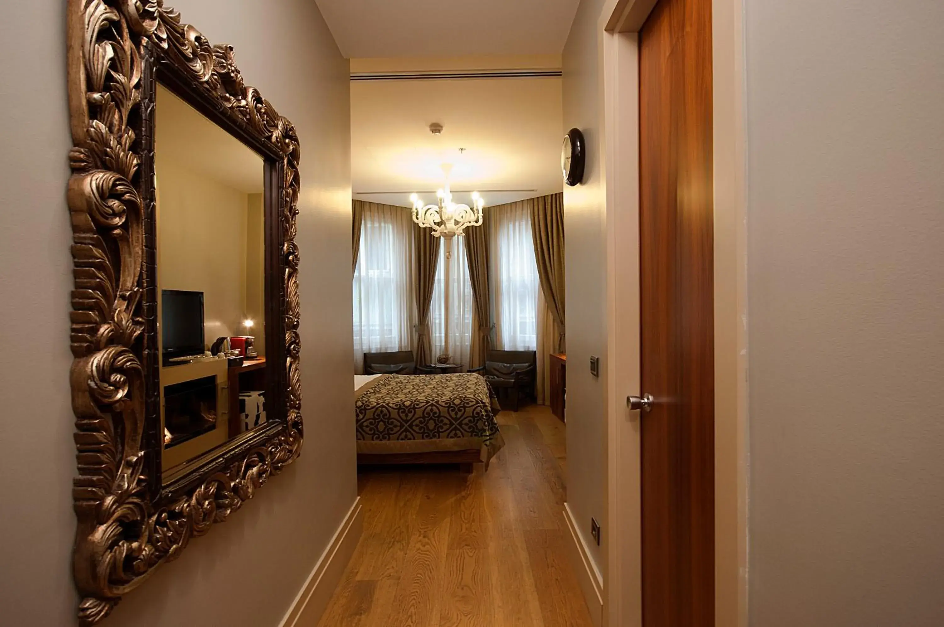 Photo of the whole room in Taksim Prelude Hotel