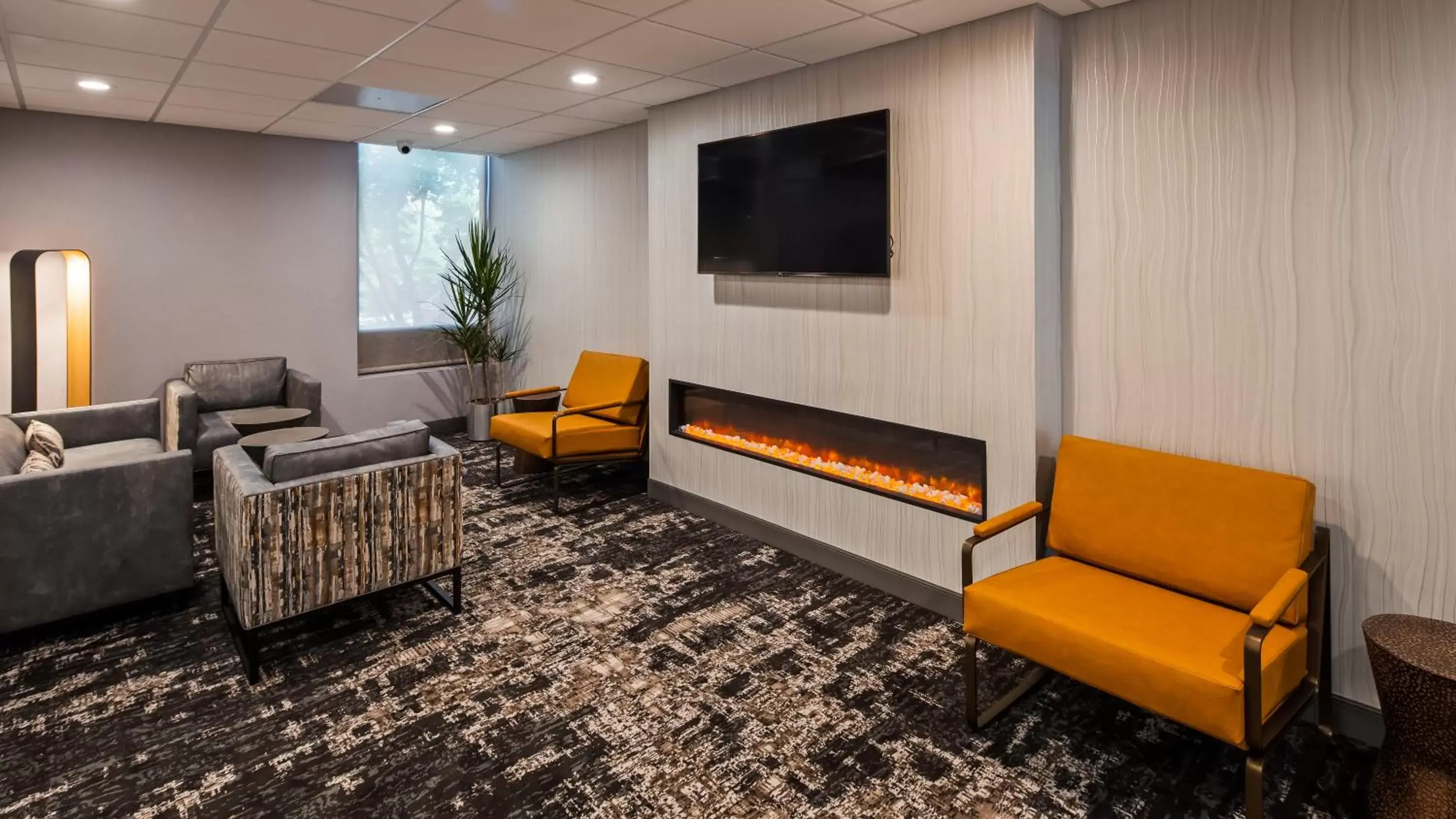Lobby or reception, Seating Area in SureStay Plus Hotel by Best Western Chicago Lombard