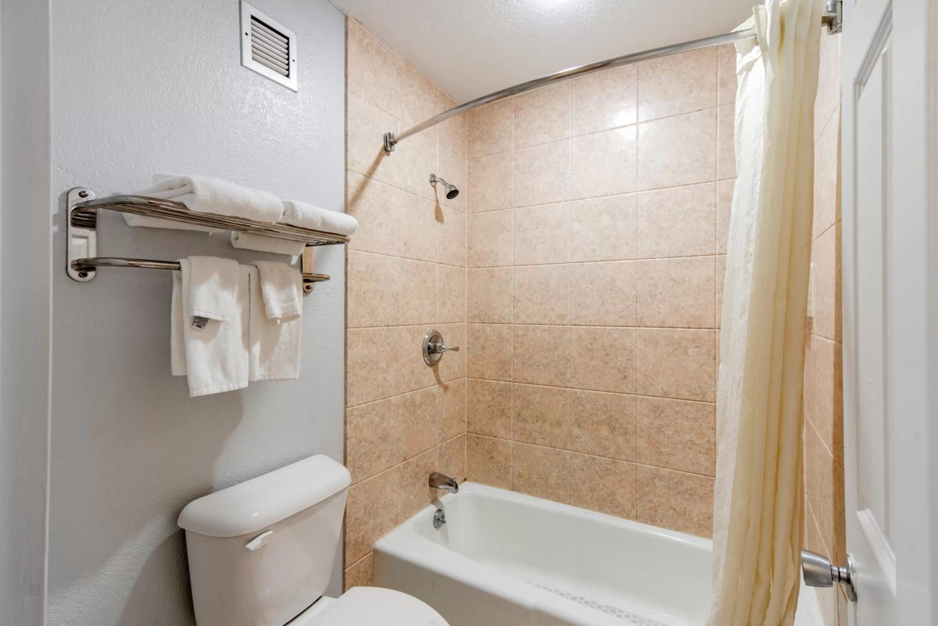 Shower in Econo Lodge Inn & Suites Near Bricktown