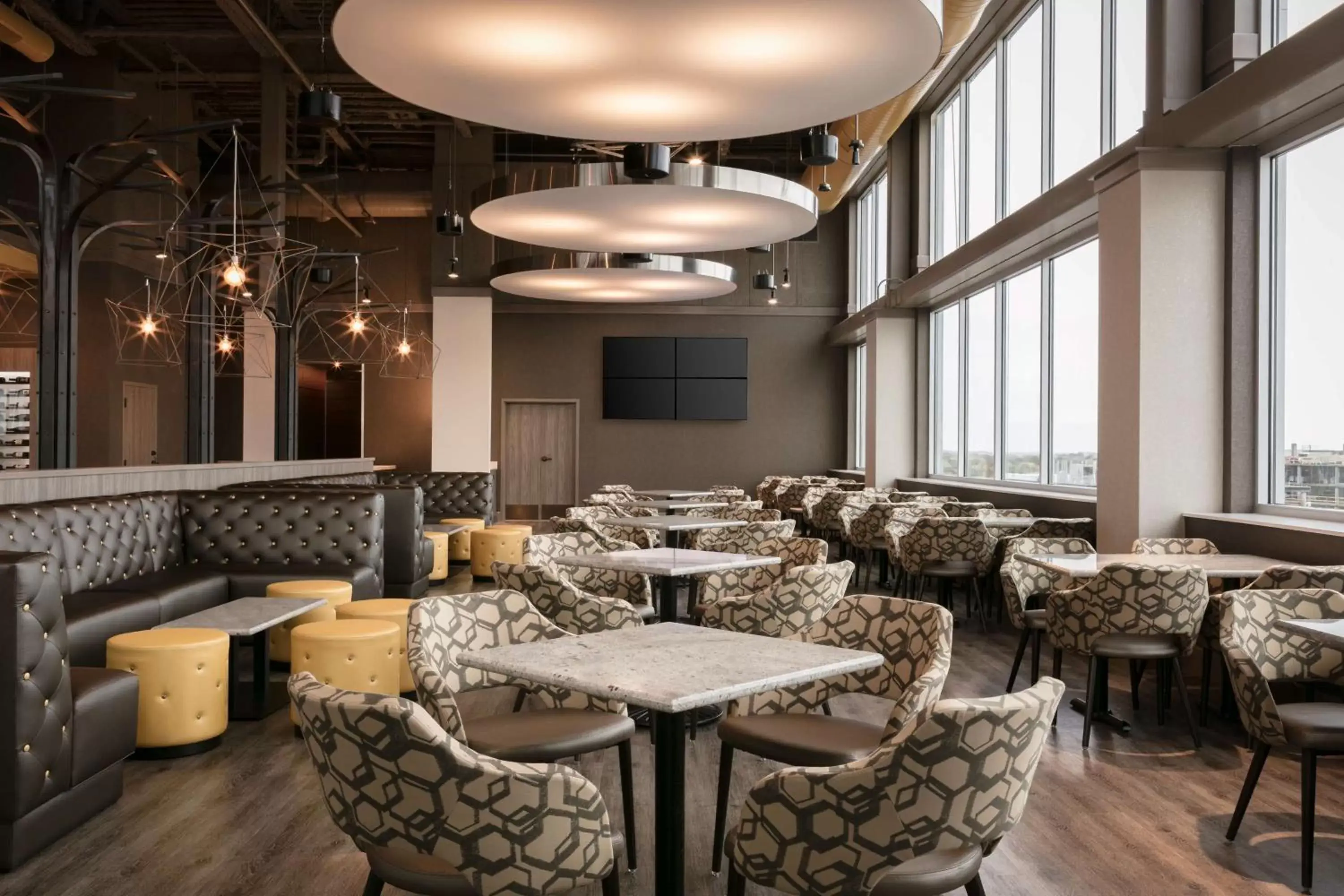 Lounge or bar, Restaurant/Places to Eat in Hilton Garden Inn Iowa City Downtown University