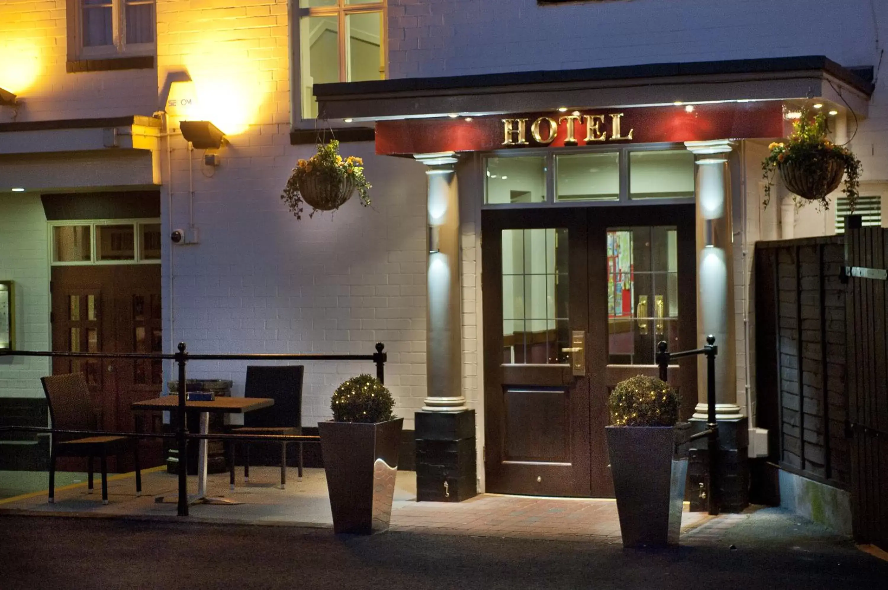 Facade/entrance in The Shrewsbury Hotel Wetherspoon