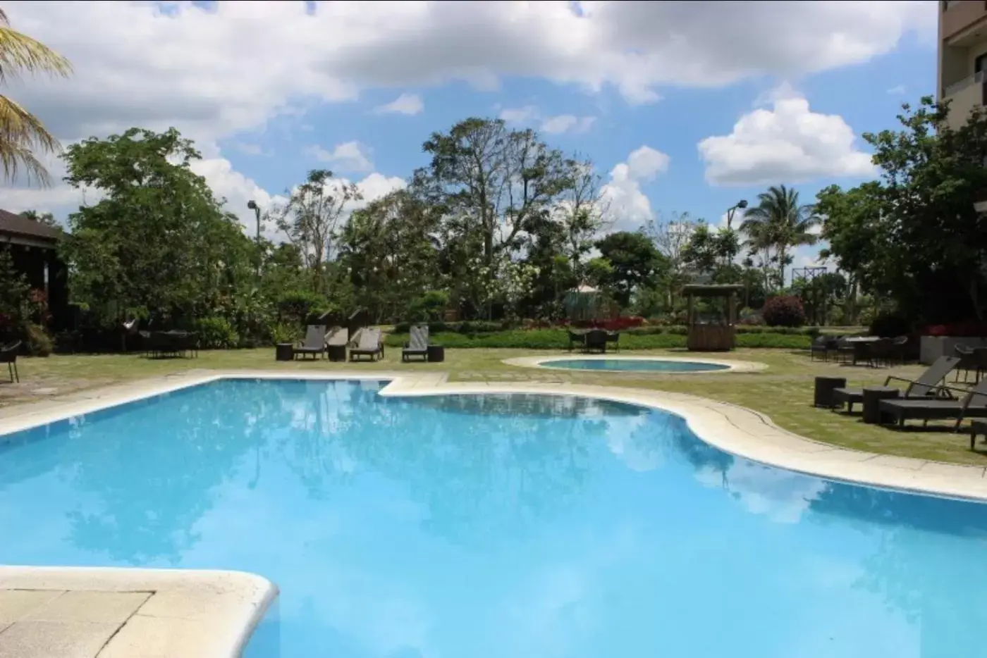 Swimming Pool in Hotel Kimberly Tagaytay