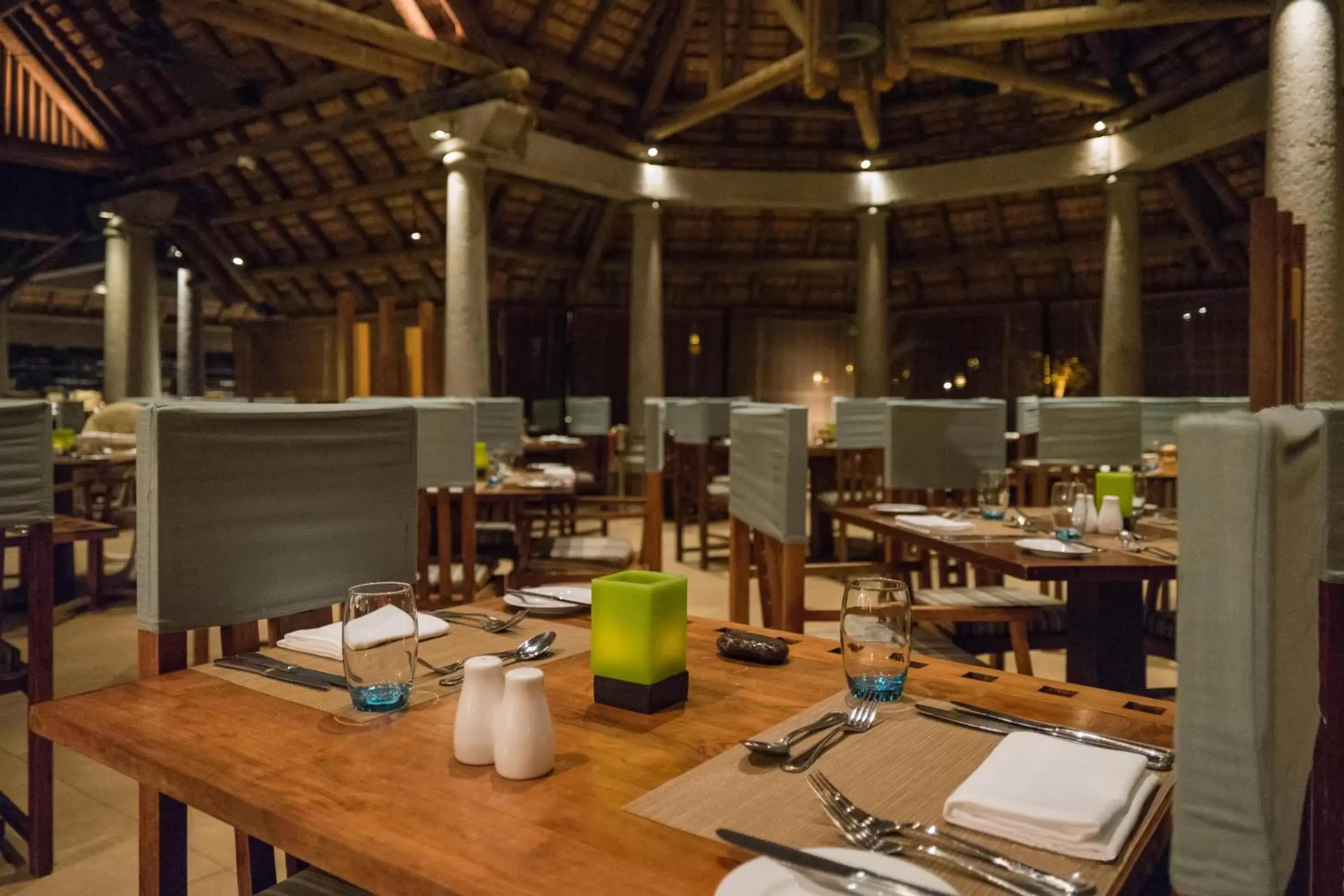 Restaurant/Places to Eat in Sands Suites Resort & Spa