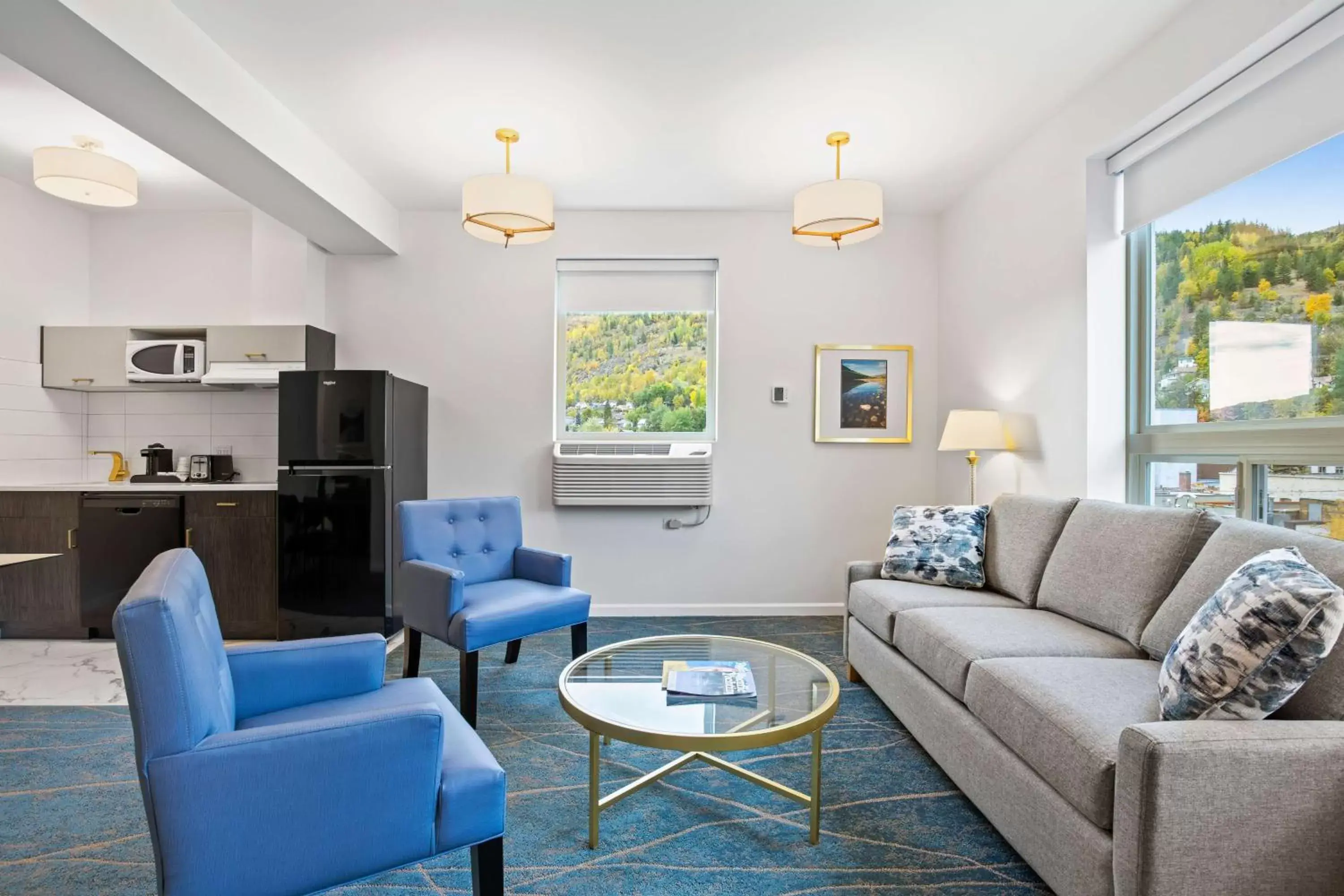 Photo of the whole room, Seating Area in Crown Columbia Hotel; BW Premier Collection