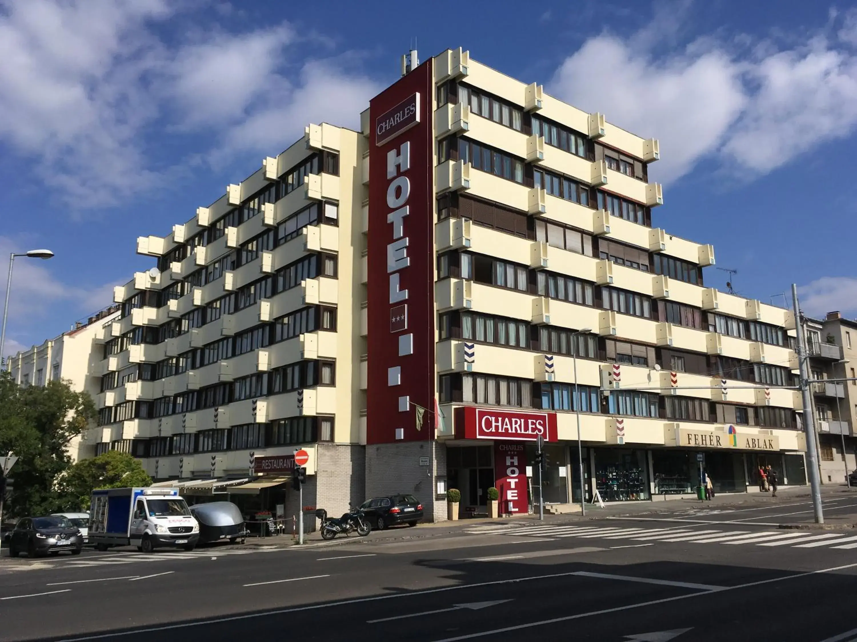 Facade/entrance, Property Building in Hotel Charles