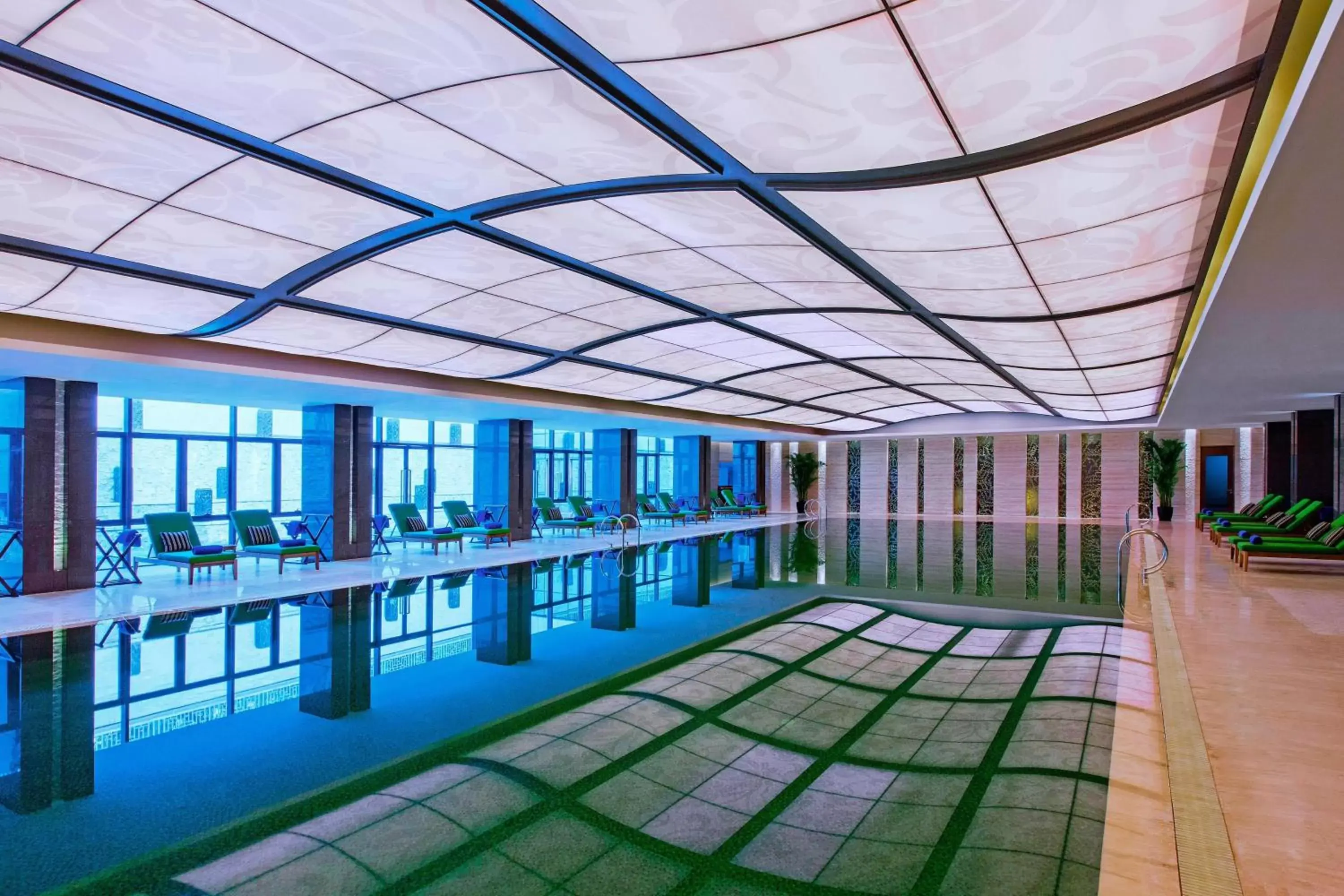 Swimming Pool in Sheraton Grand Hangzhou Wetland Park Resort