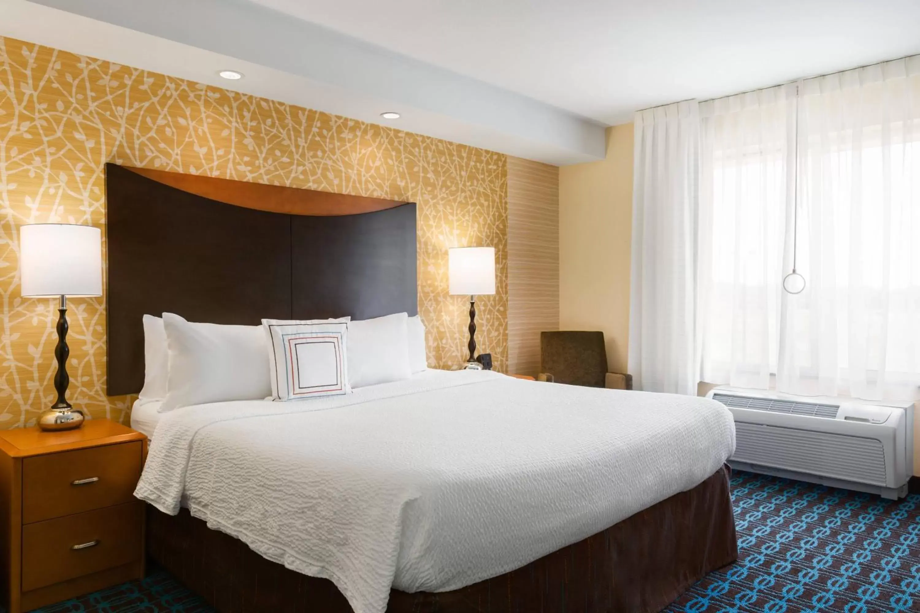 Bedroom, Bed in Fairfield Inn & Suites by Marriott Weirton