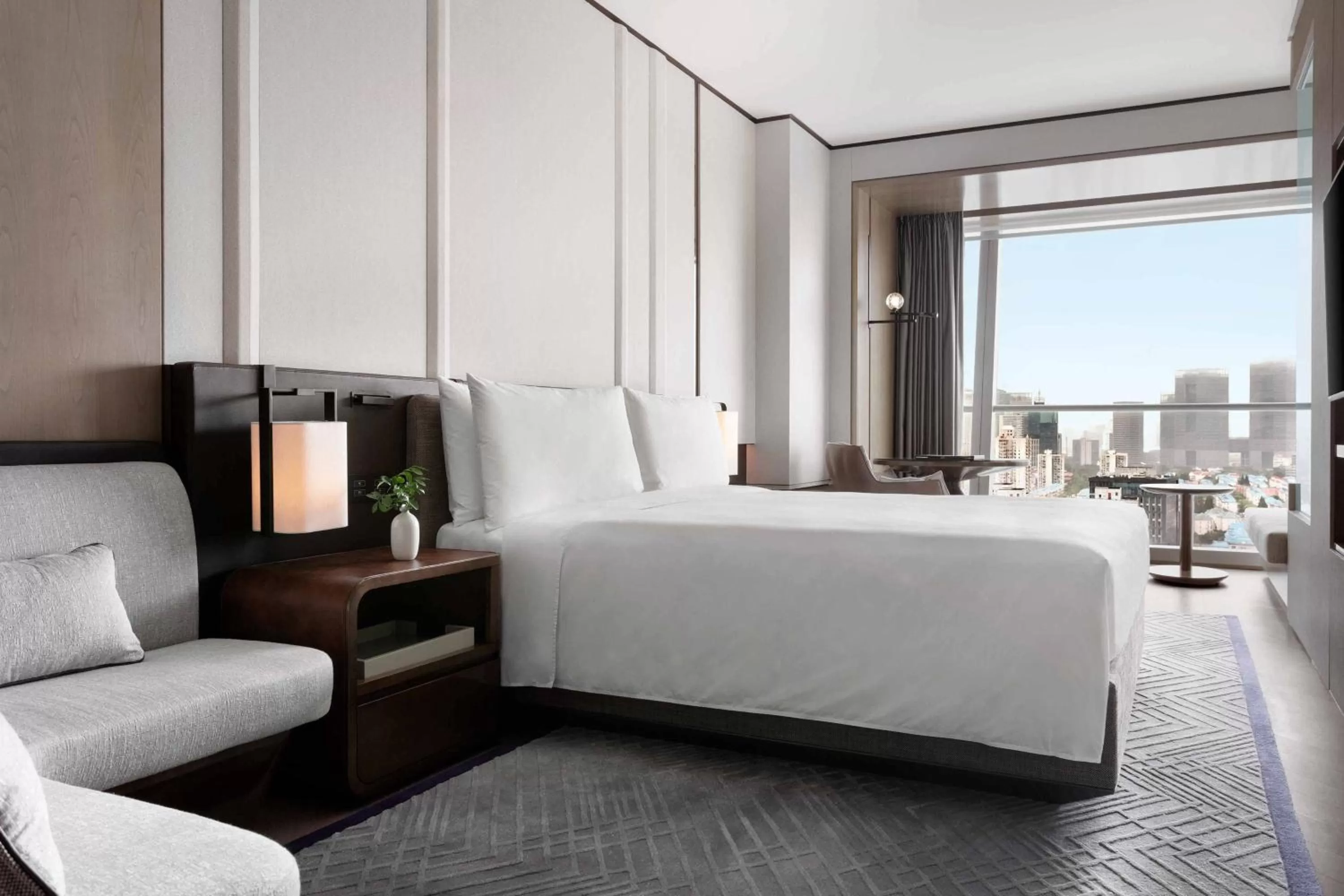 Photo of the whole room, Bed in JW Marriott Marquis Hotel Shanghai Pudong