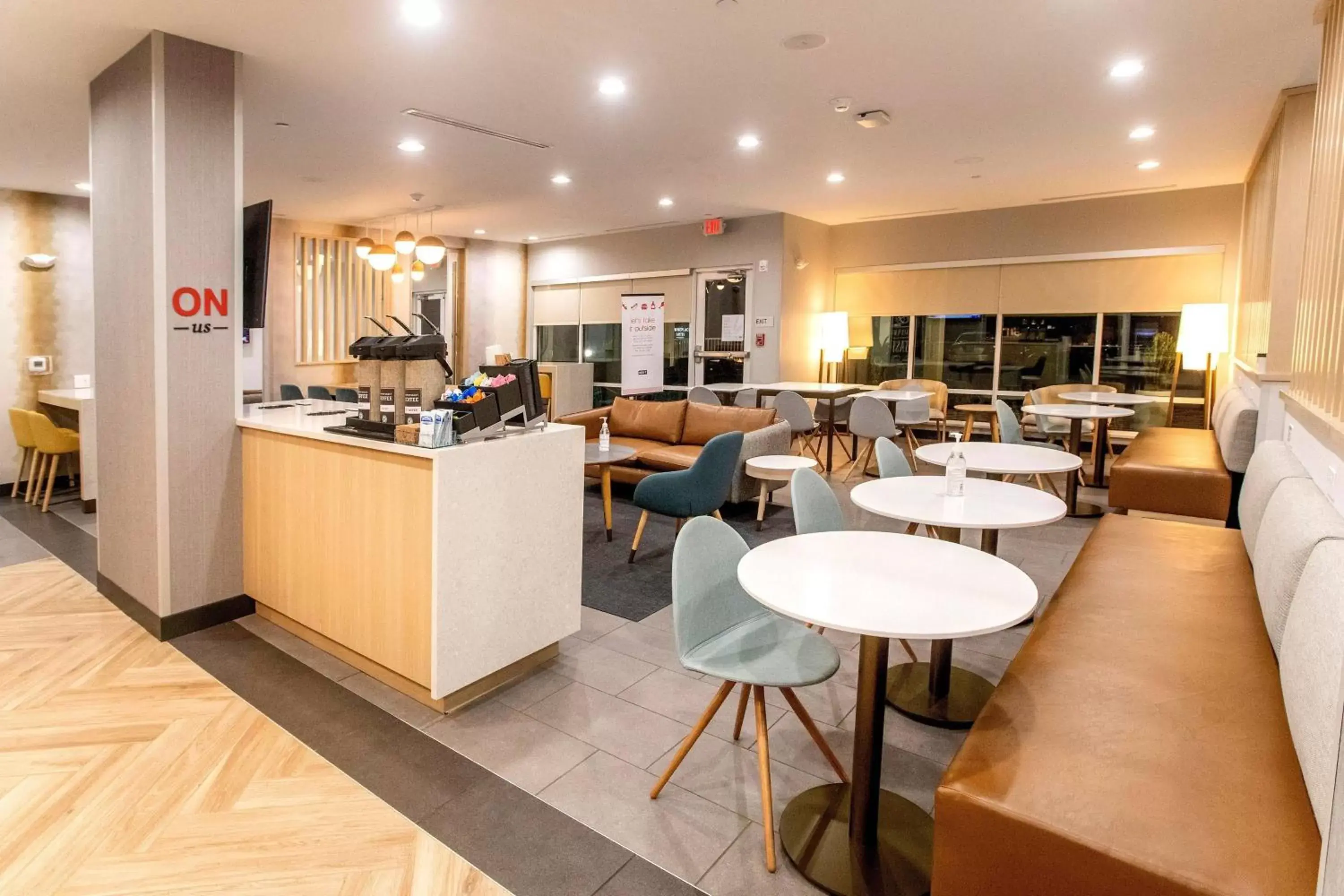 Restaurant/places to eat, Lounge/Bar in TownePlace Suites by Marriott Conroe
