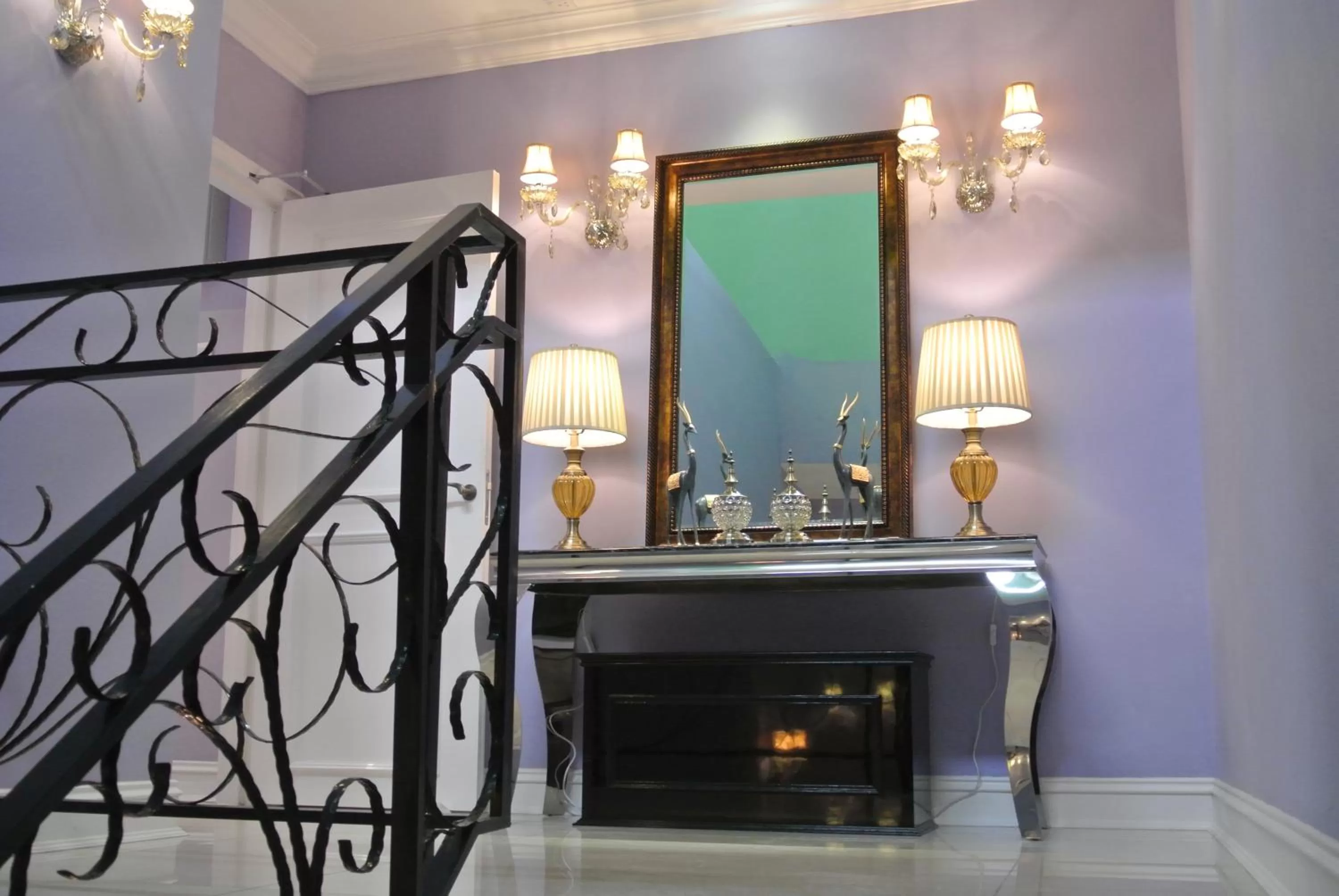 1 Day Car Hotel Station 18