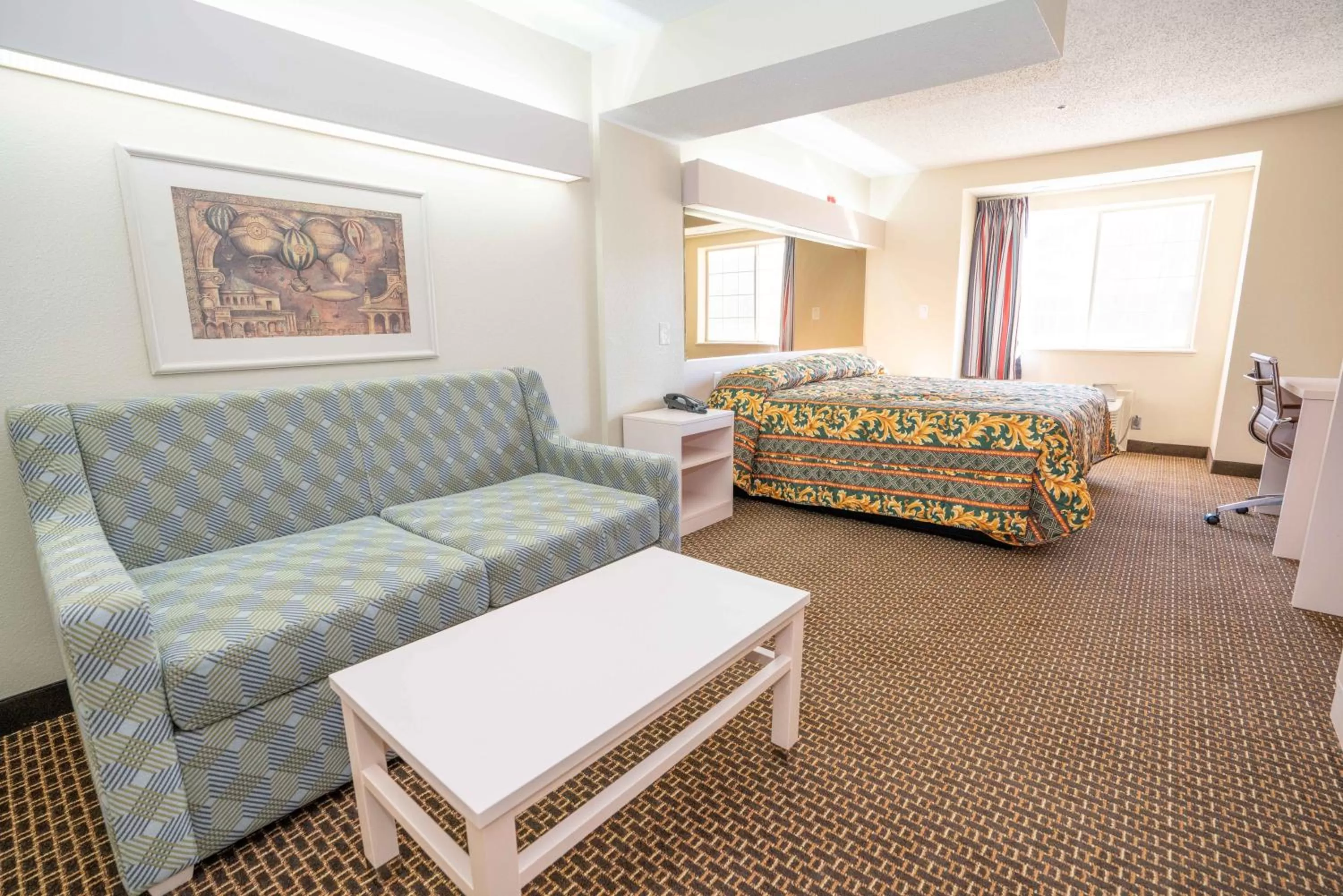 View (from property/room), Bed in Regency Inn & Suites DFW