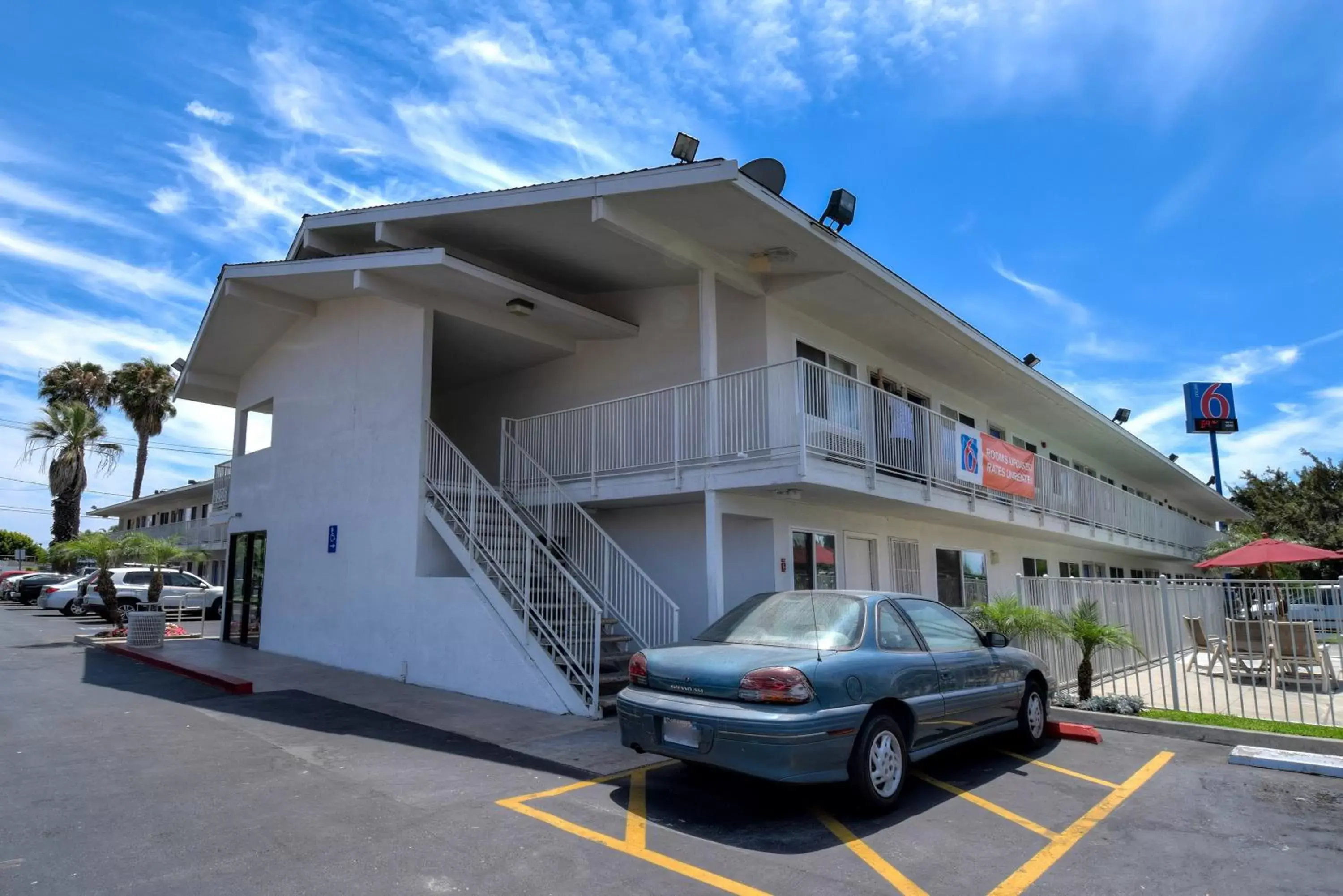 Facade/entrance, Property Building in Motel 6-Westminster, CA - South - Long Beach Area