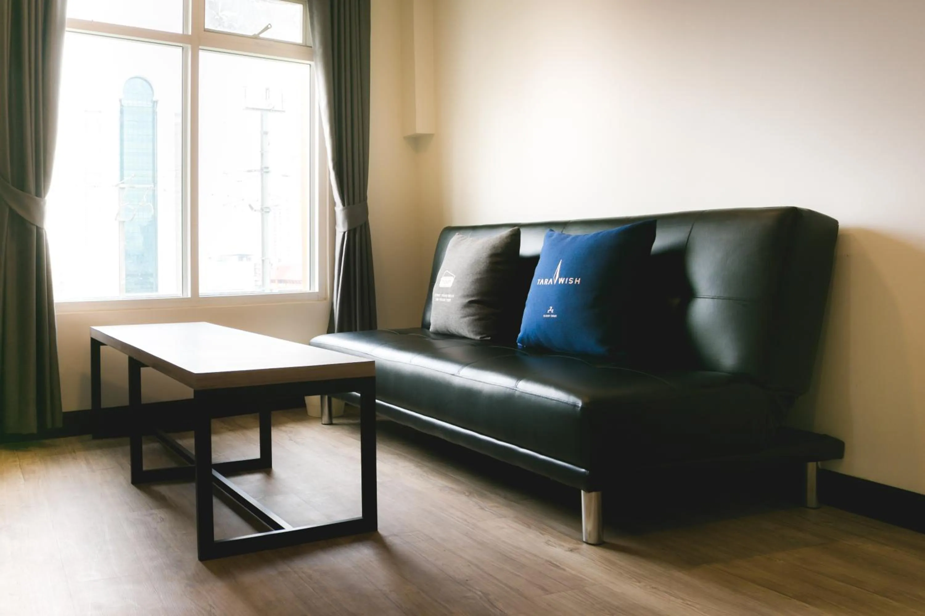 Living room in Tarawish Hotel