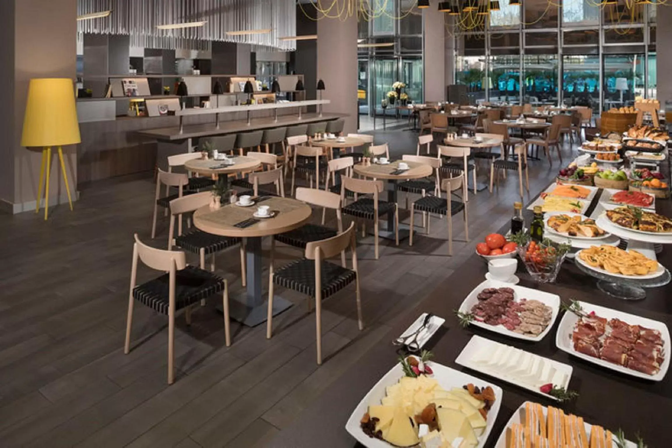 Continental breakfast, Restaurant/Places to Eat in Melia Barcelona Sky 4* Sup