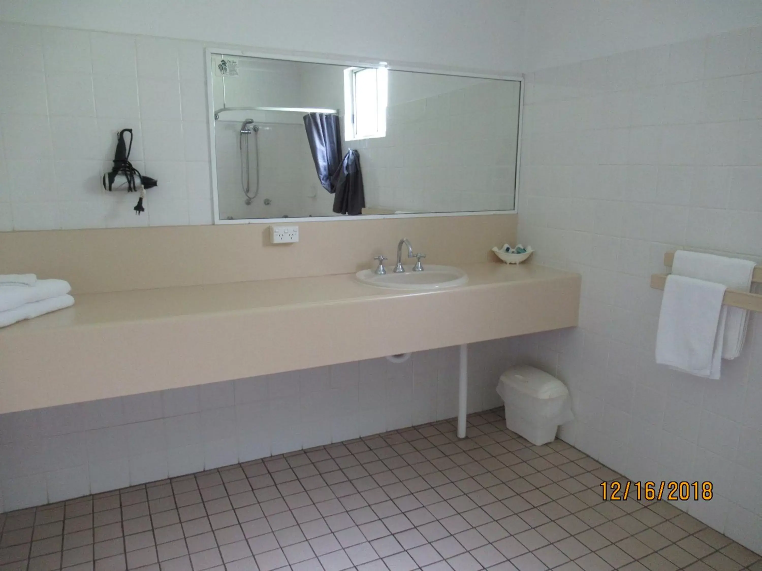 Bathroom in Moruya Motel