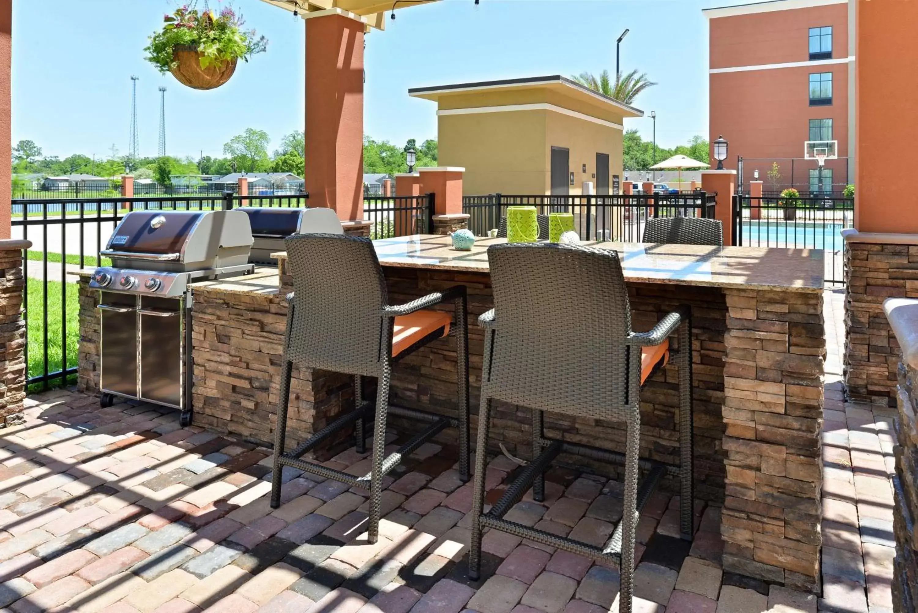 Property building, Restaurant/Places to Eat in Homewood Suites by Hilton Houma