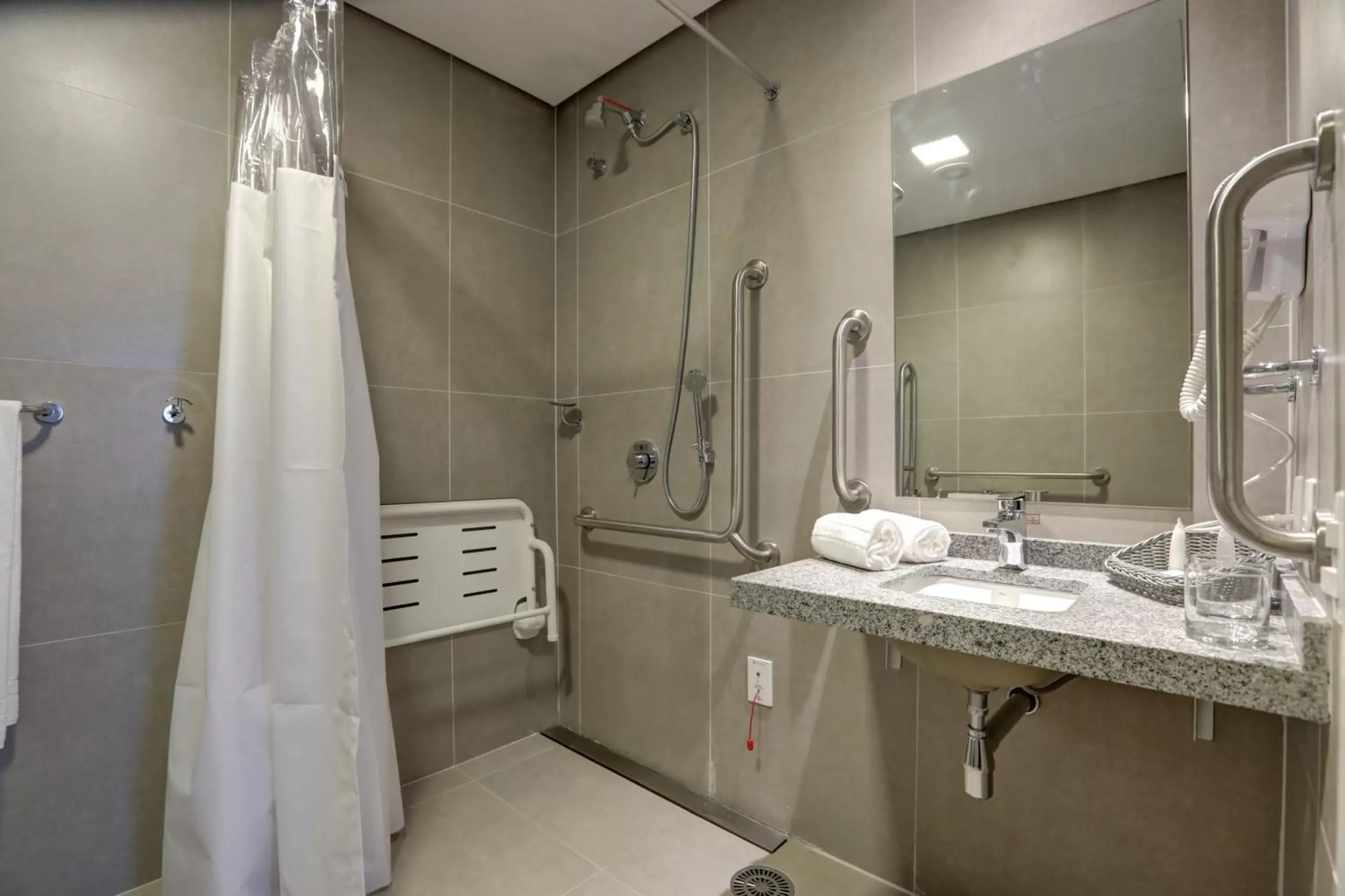 Bathroom in Comfort Hotel Guarulhos Aeroporto