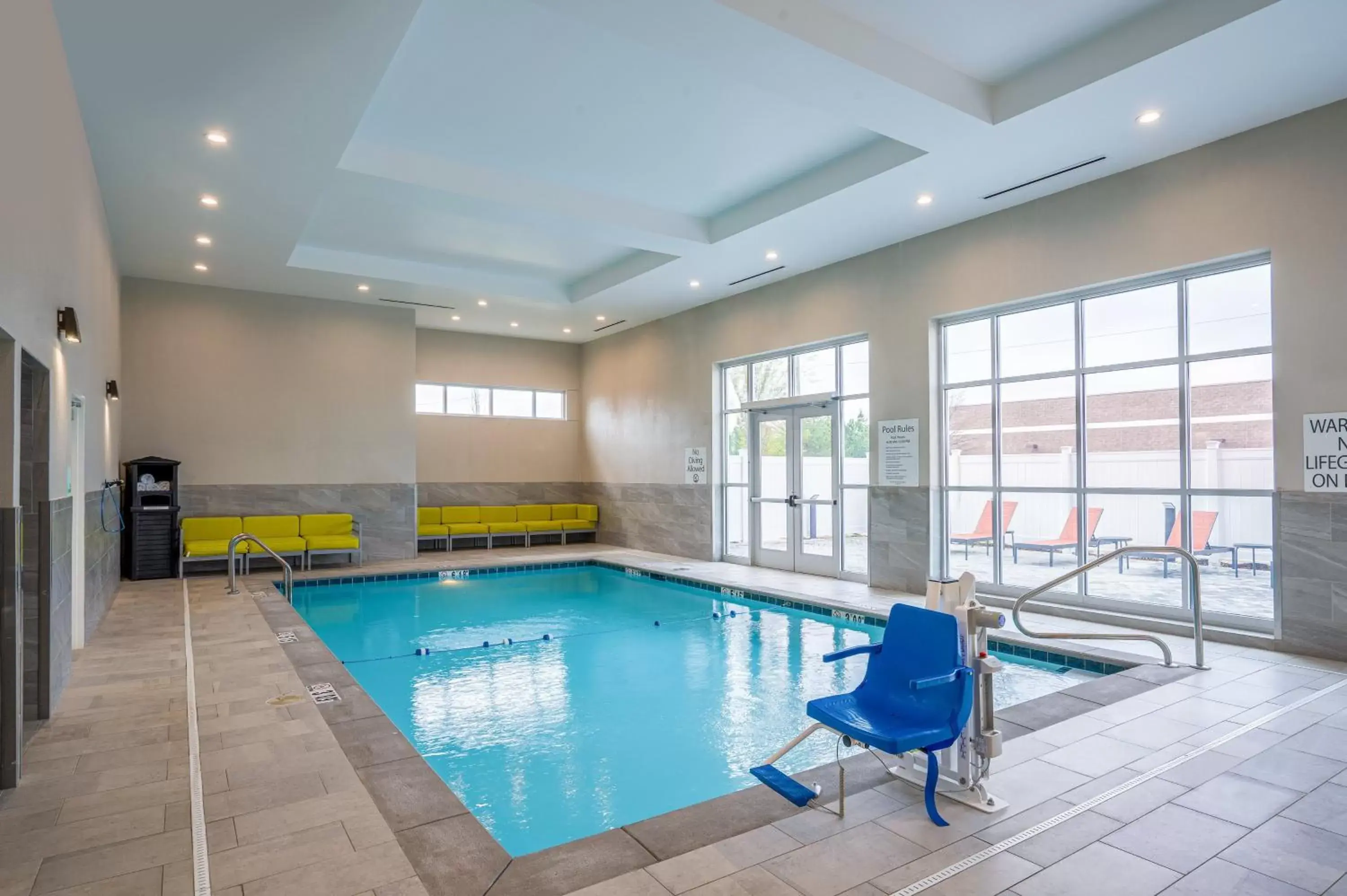 Swimming Pool in Holiday Inn & Suites Memphis Southeast-Germantown, an IHG Hotel