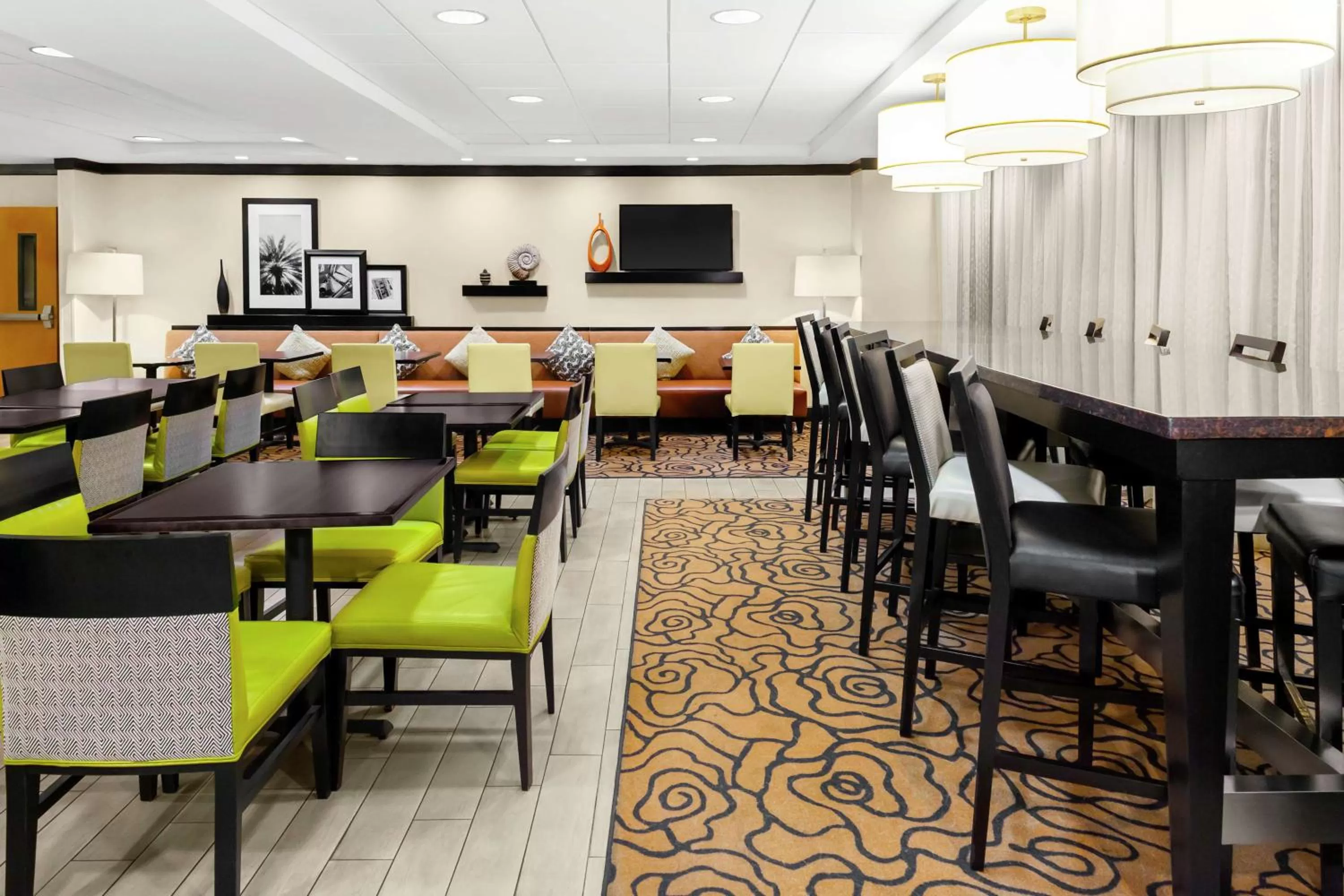 Restaurant/places to eat in Hampton Inn Miami/Dadeland