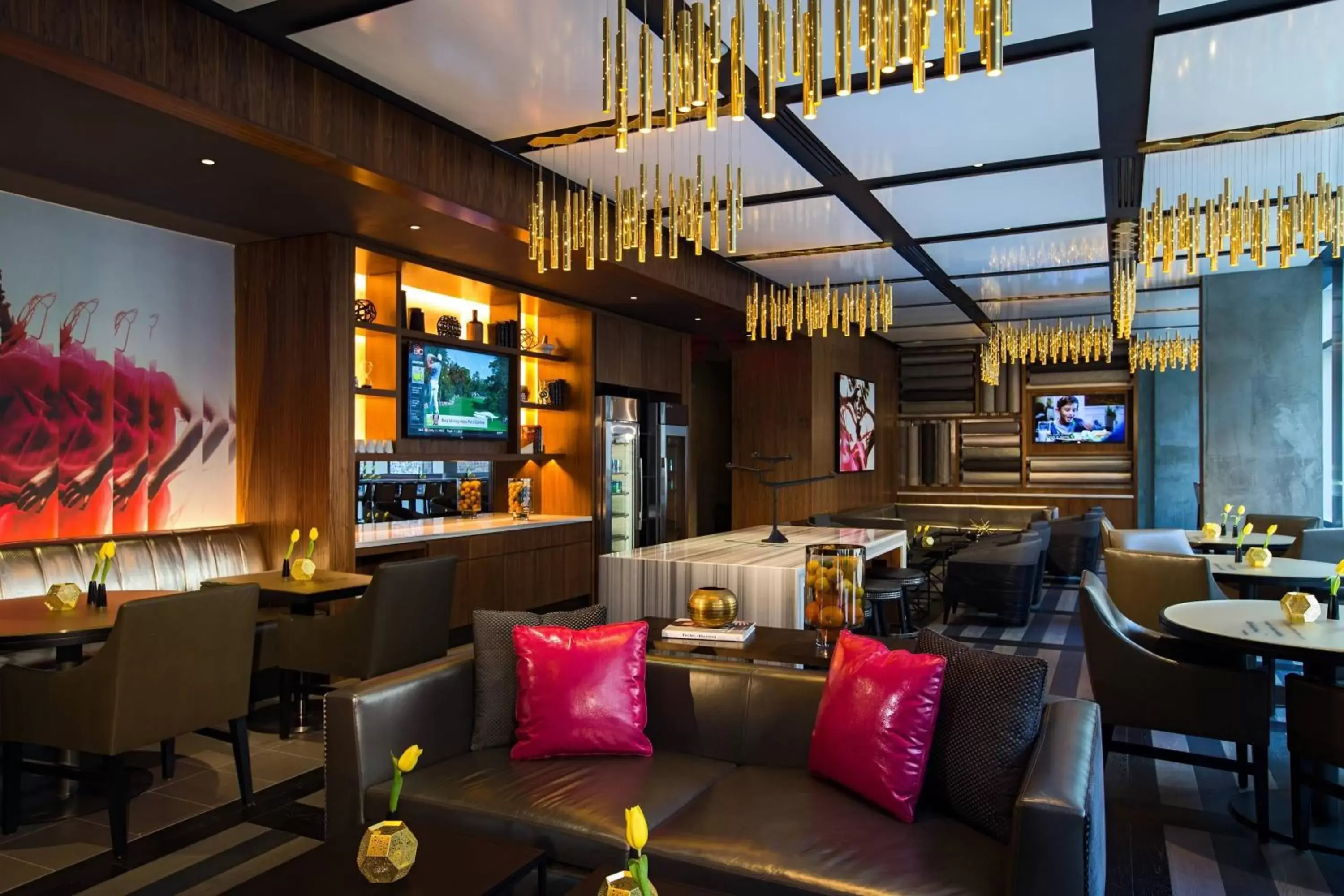 Lounge or bar, Restaurant/Places to Eat in Renaissance New York Midtown Hotel