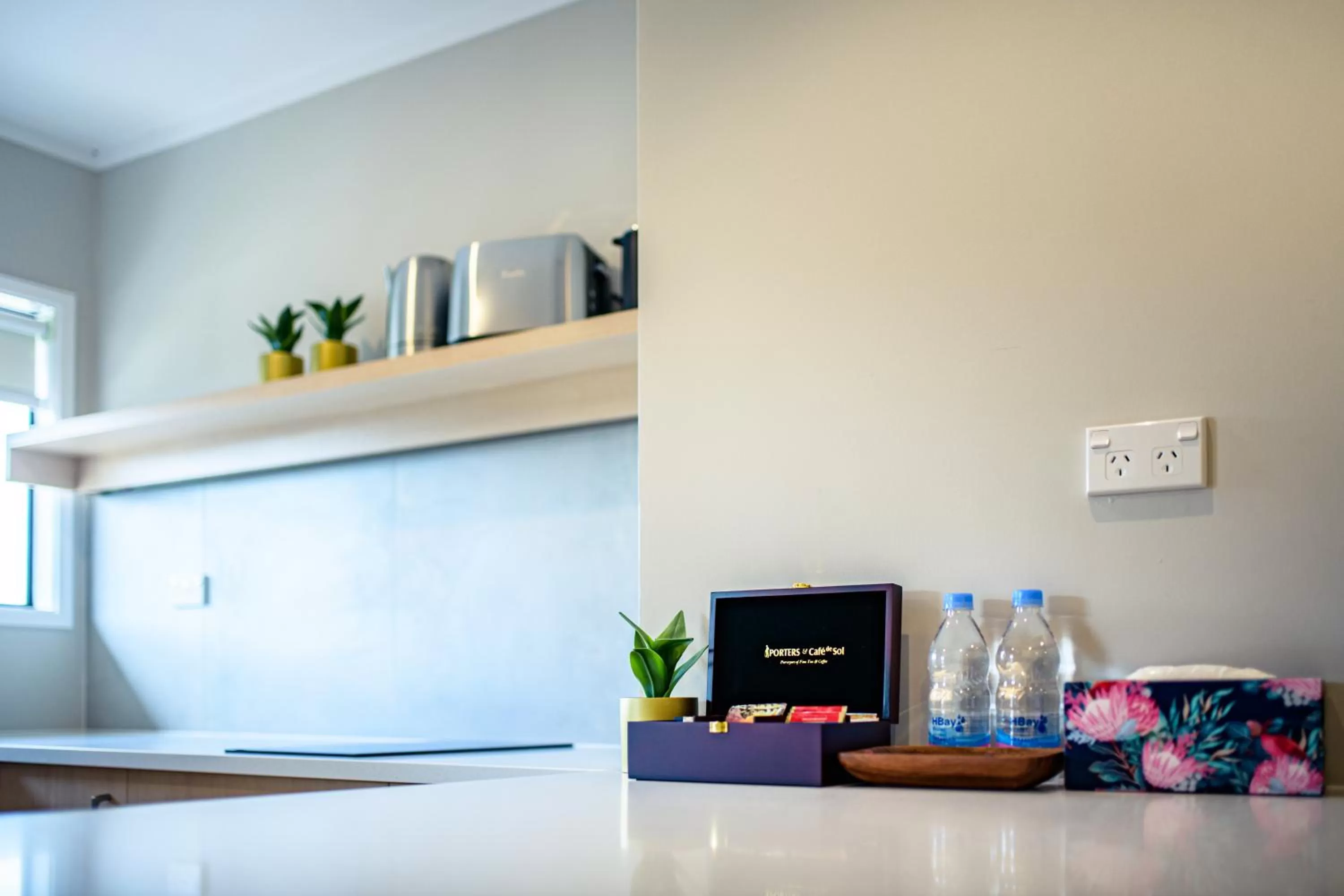 Kitchen or kitchenette in Takapuna International Motor Lodge