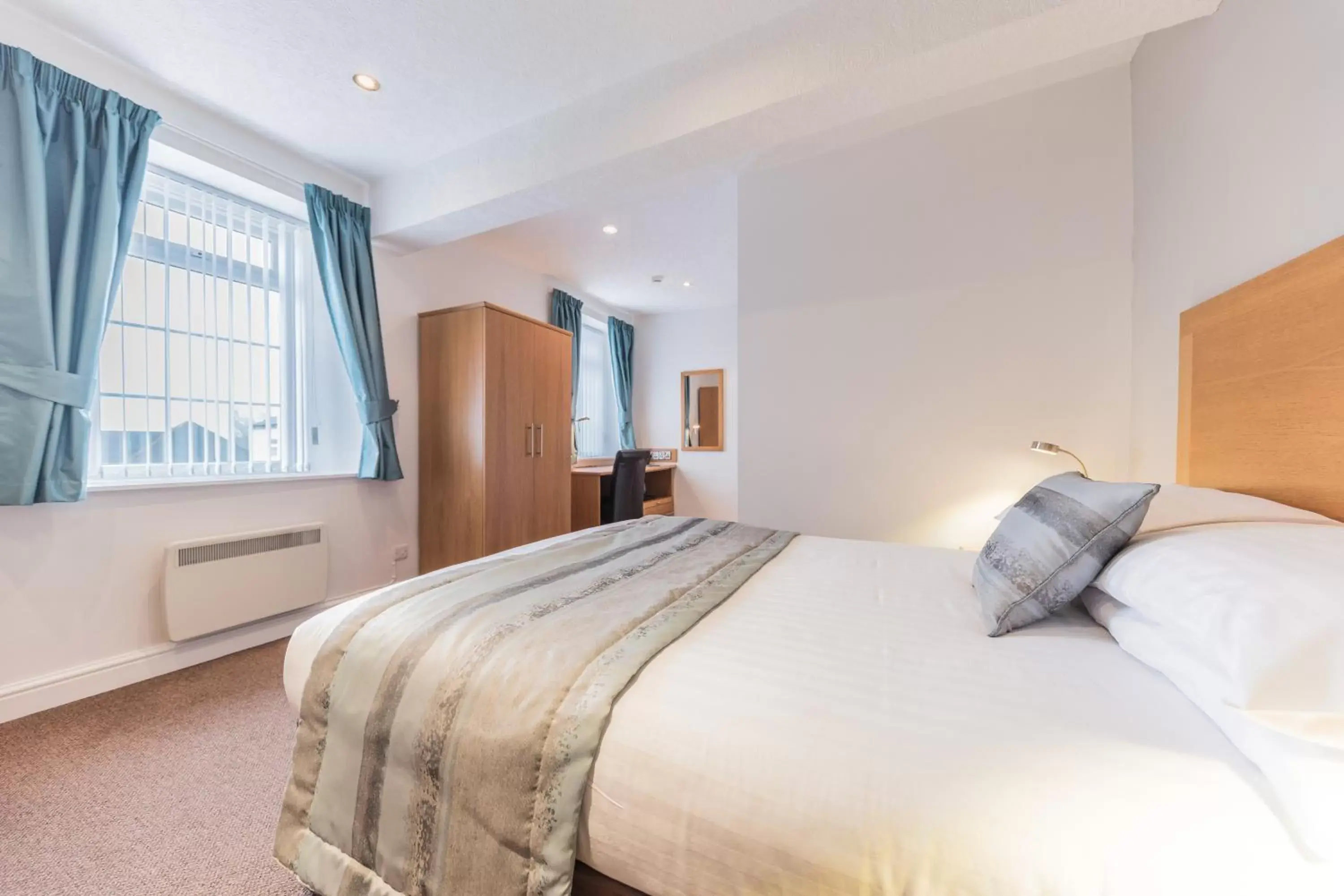 Bedroom in The Old Ginn House Inn