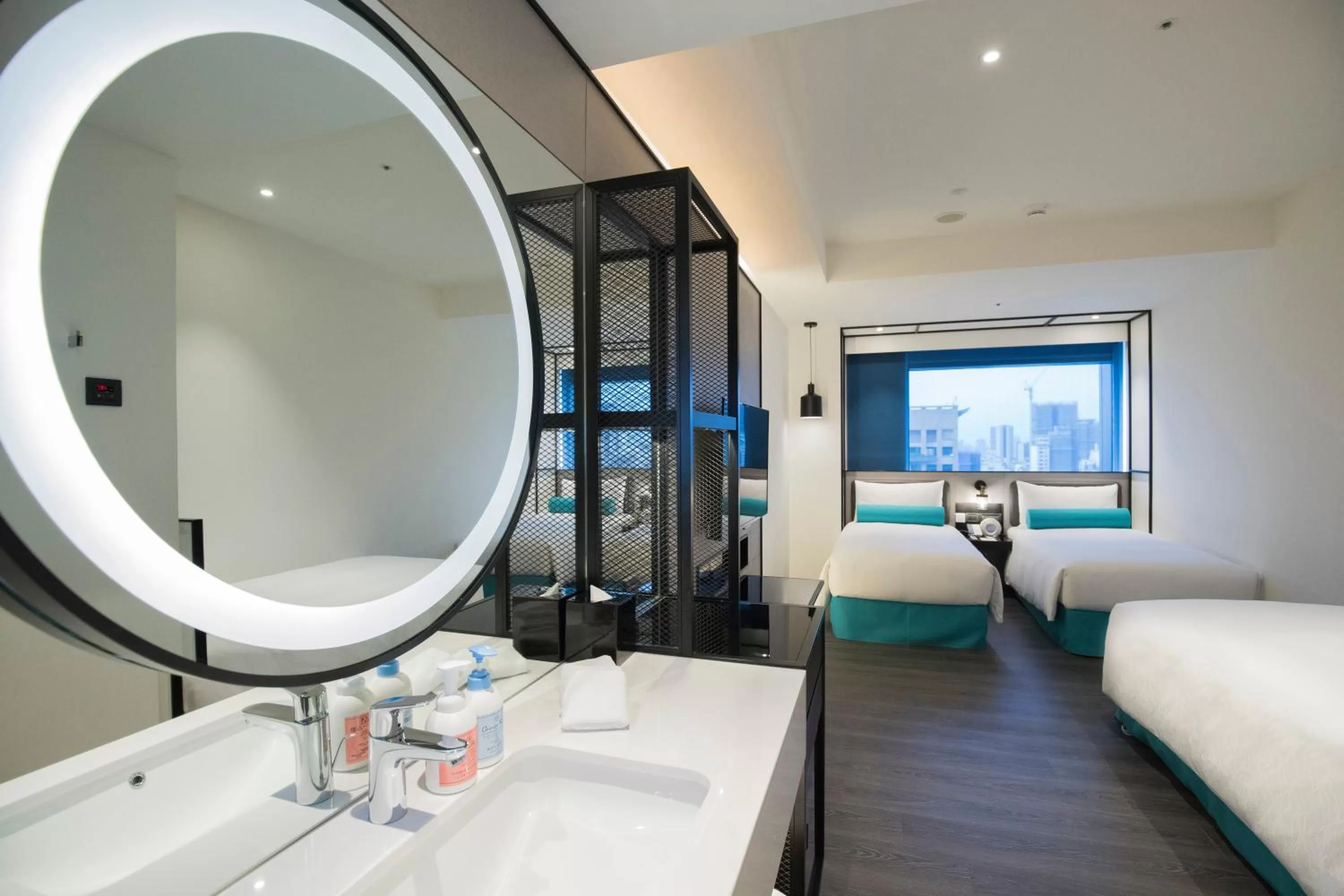 Bed in Caesar Metro Taipei