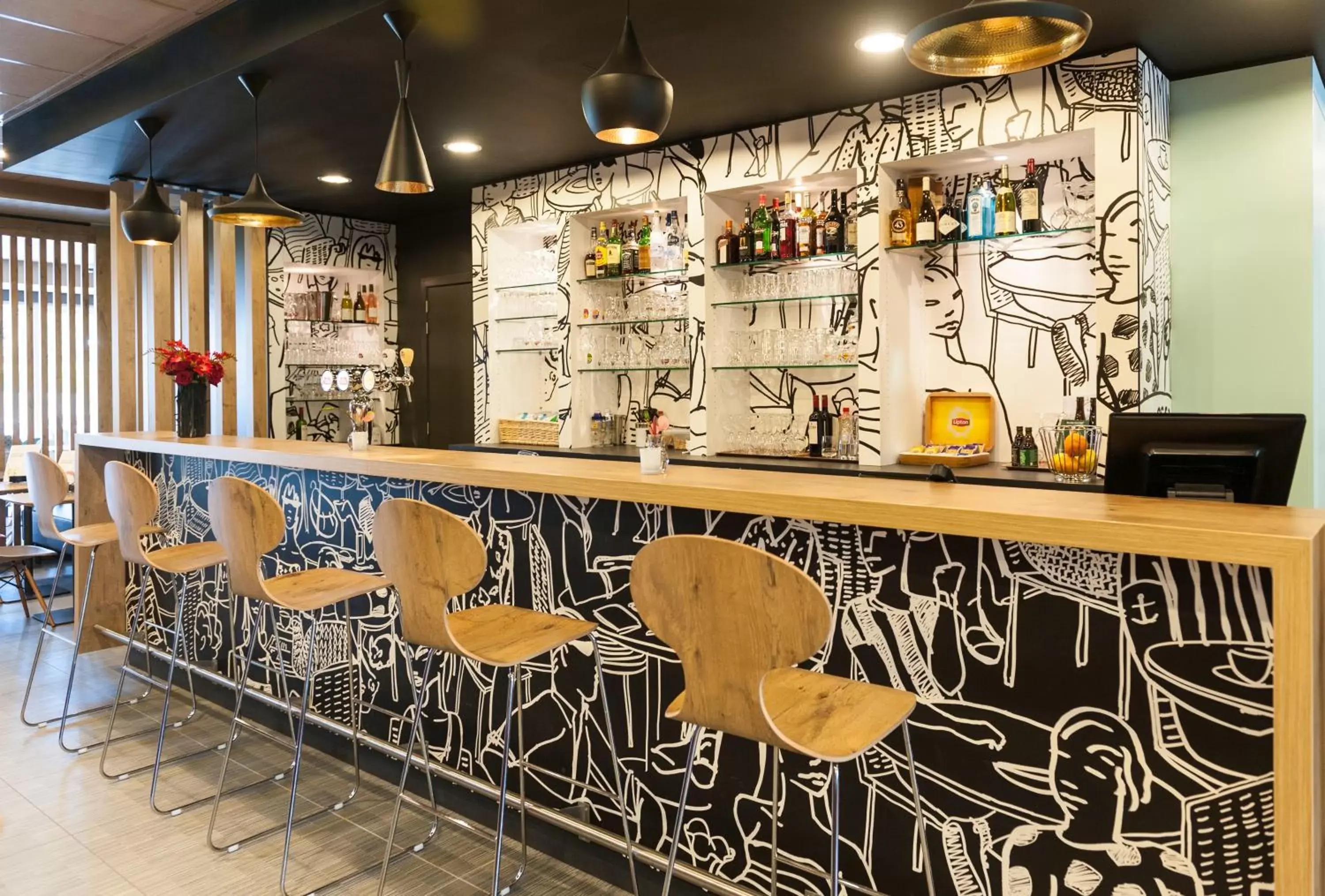Lounge or bar, Lounge/Bar in ibis Lannion