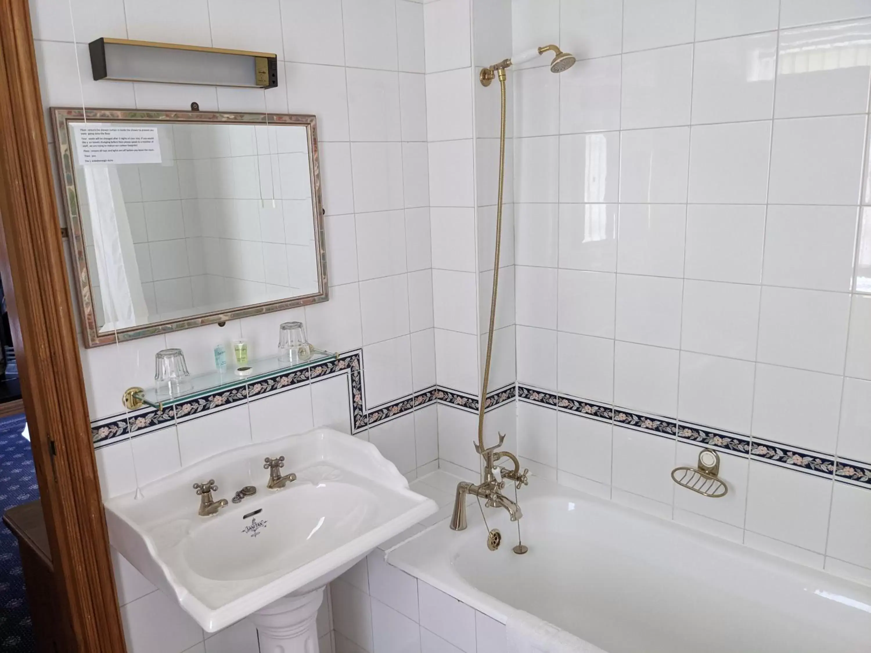 Bathroom in The Londesborough Arms bar with en-suite rooms