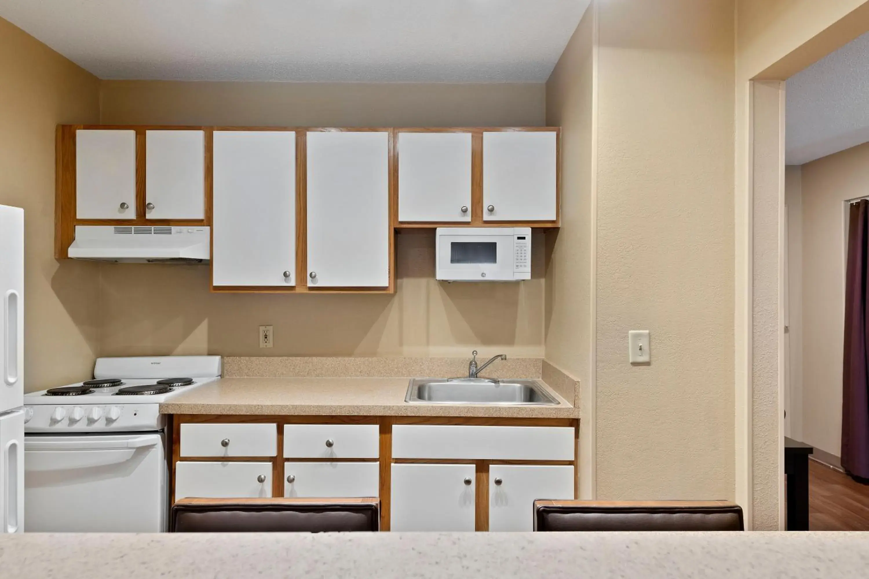 Kitchen or kitchenette, Kitchen/Kitchenette in Extended Stay America Select Suites - Charlotte - Tyvola Rd - Executive Park