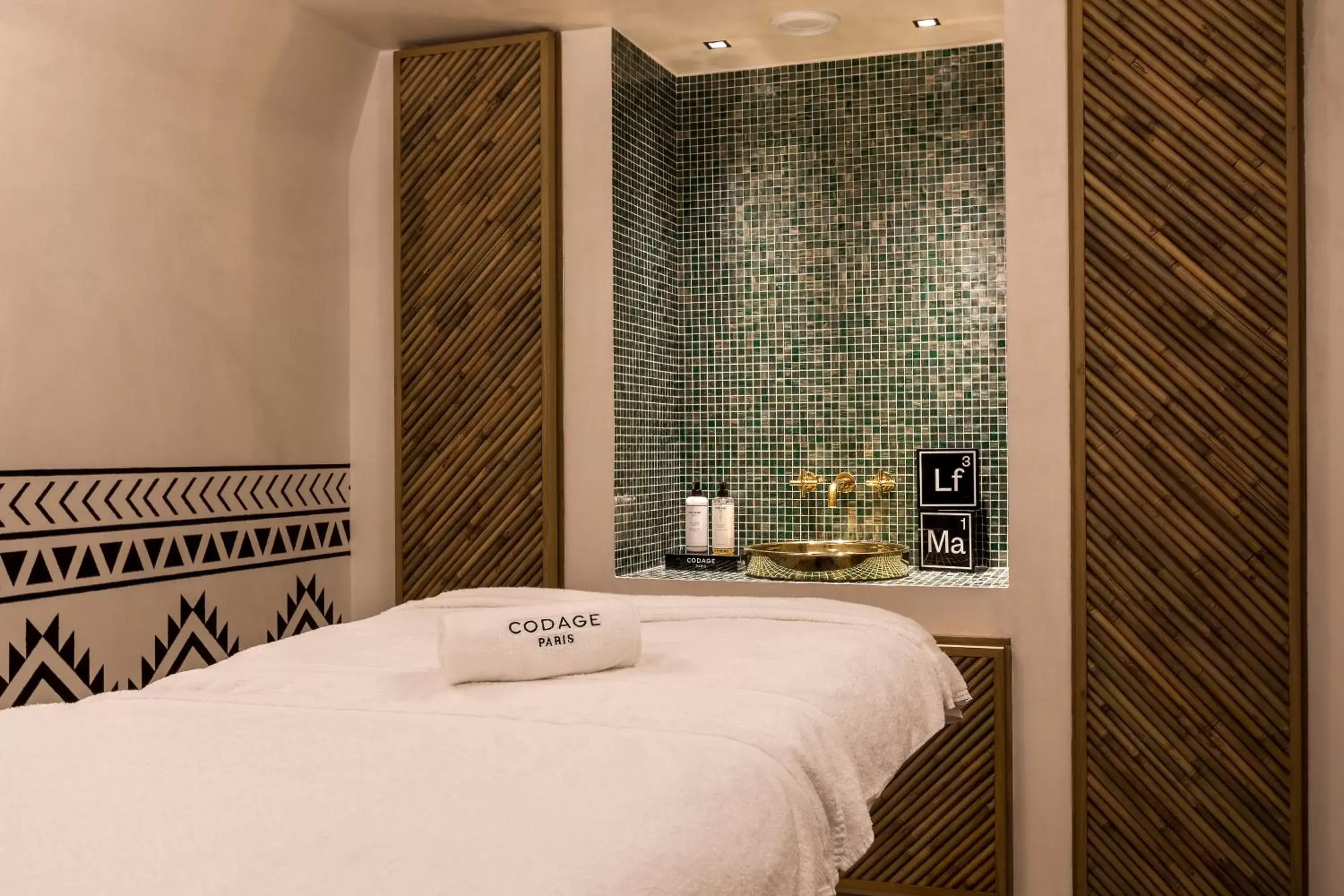 Massage in Laz' Hotel Spa Urbain Paris