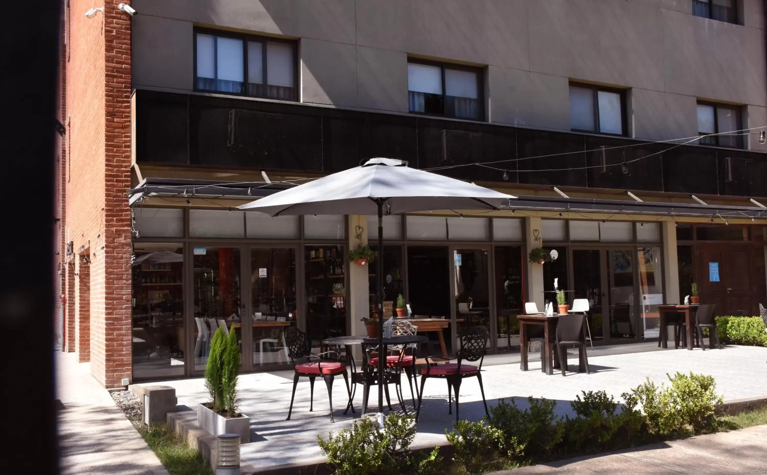 Property building, Restaurant/Places to Eat in Casa Campus Pilar Suites