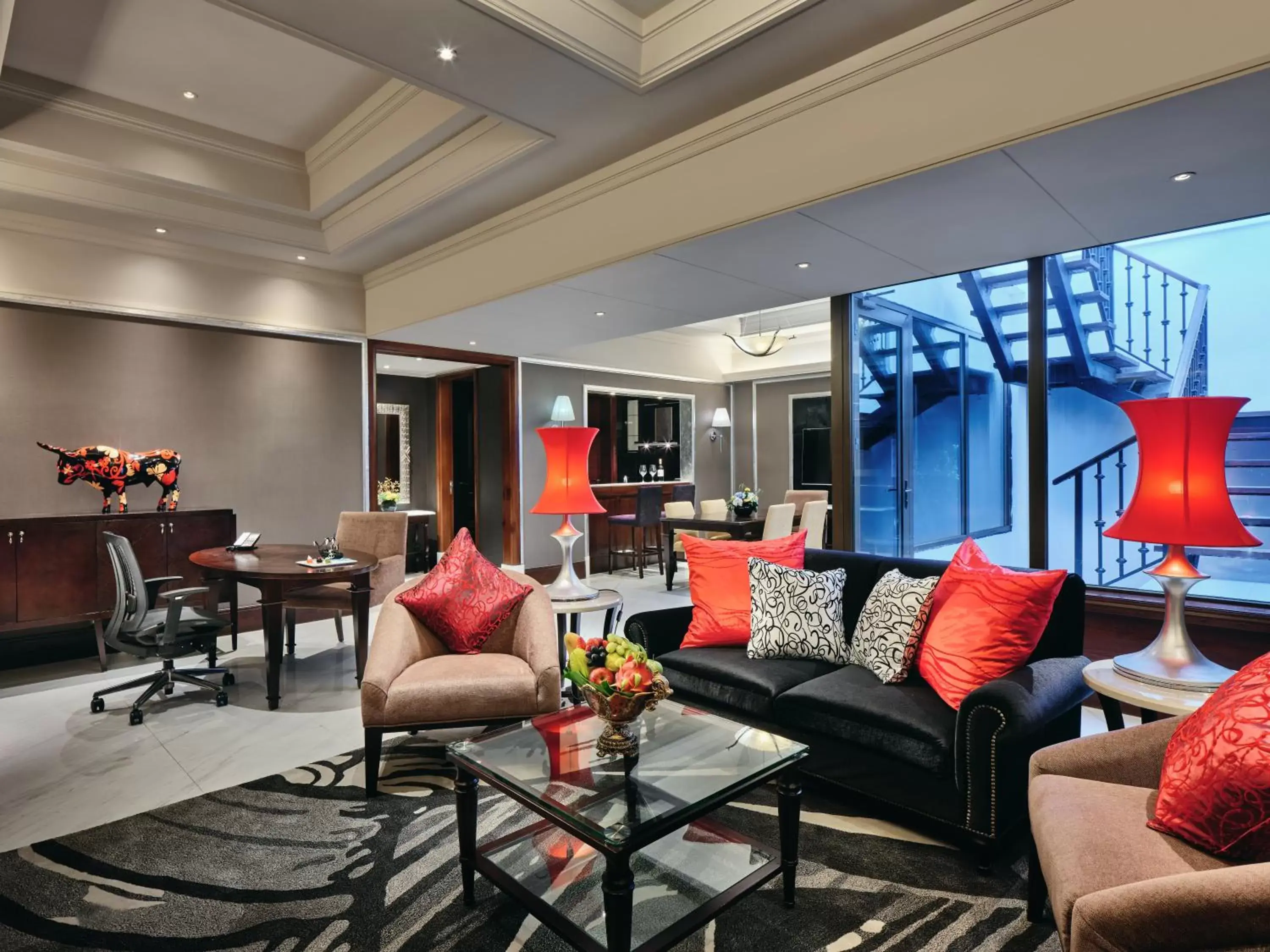 Bedroom, Seating Area in InterContinental Shenzhen, an IHG Hotel