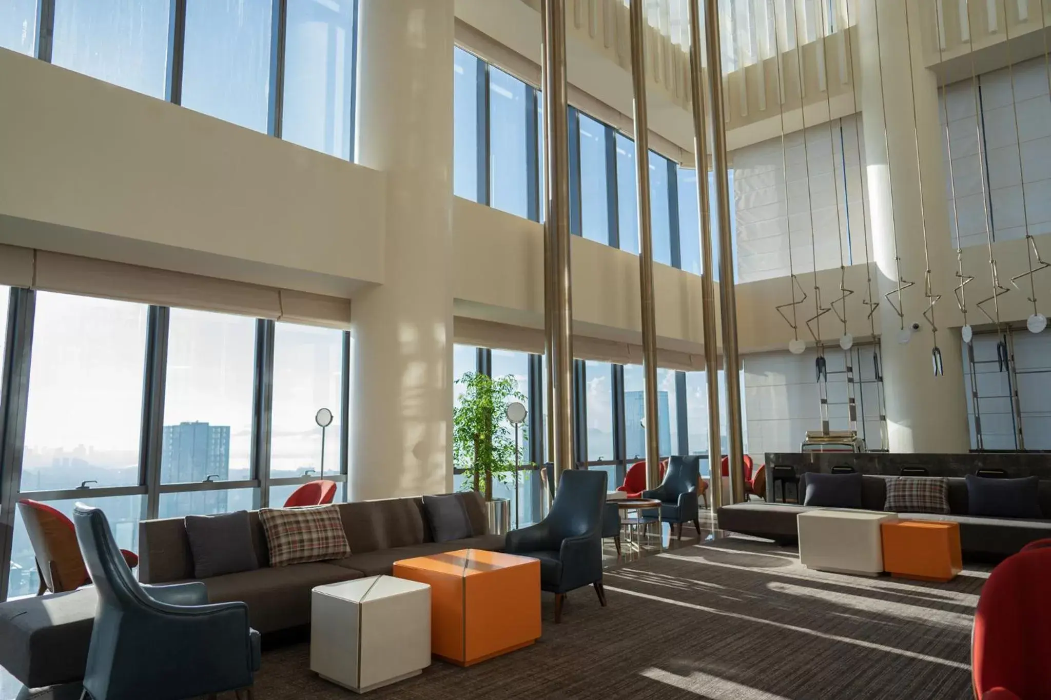 Lounge or bar in Crowne Plaza Shenzhen Nanshan by IHG Lounge or bar in Crowne Plaza Shenzhen Nanshan by IHG