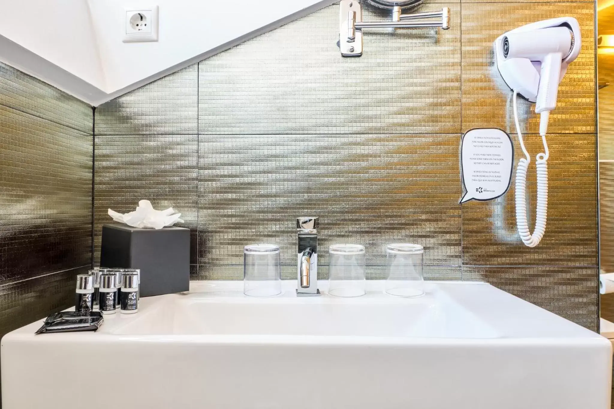 Bathroom in Sintra Bliss Hotel