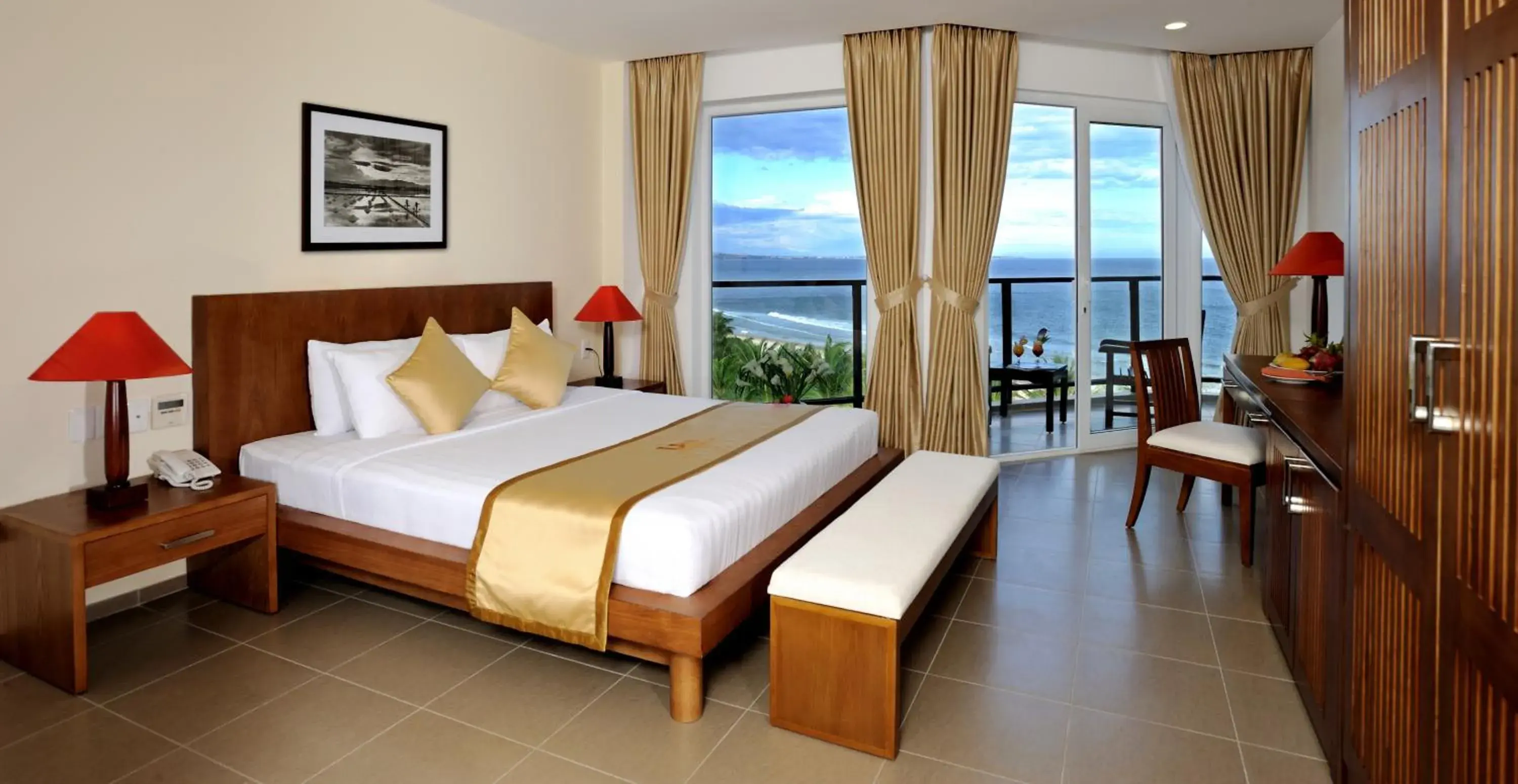 Bed in Unique Mui Ne Resort and Spa